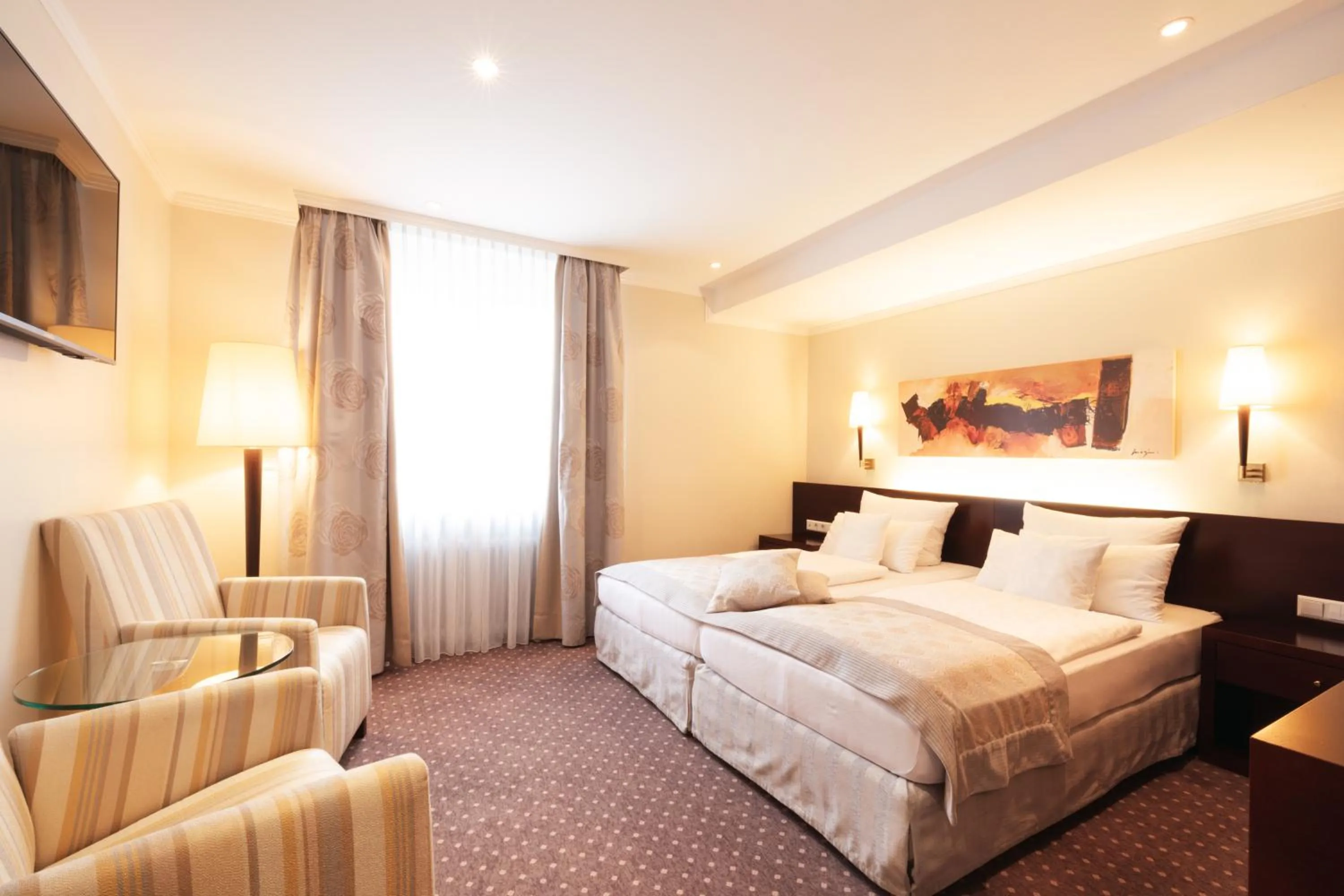 Photo of the whole room, Bed in Hotel Lindauer Hof