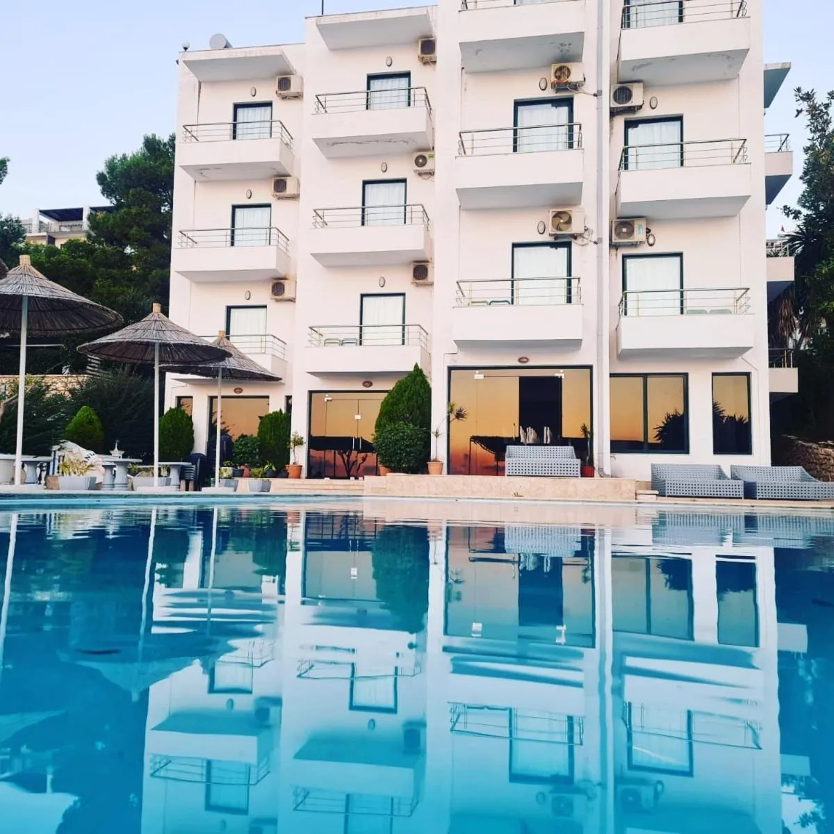 Hotel Mercury Sarande
