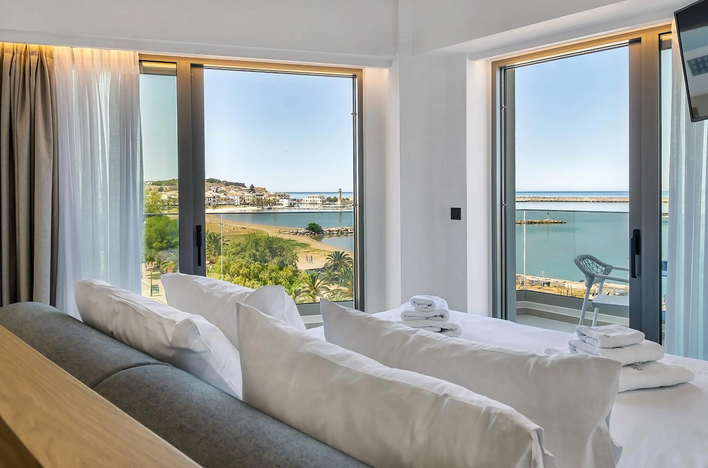 Bed in SAVUS Boutique Hotel