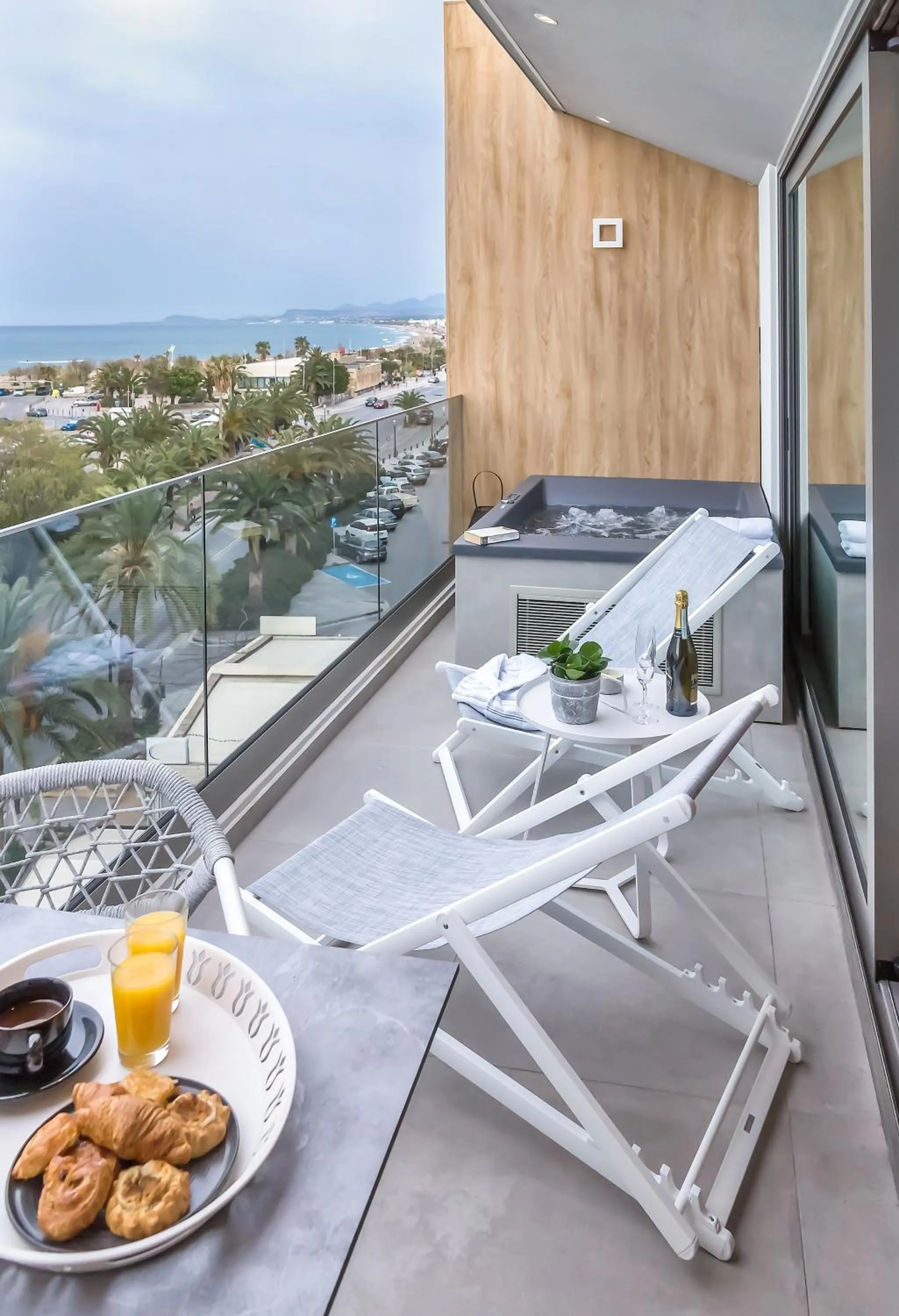 Hot Tub in SAVUS Boutique Hotel