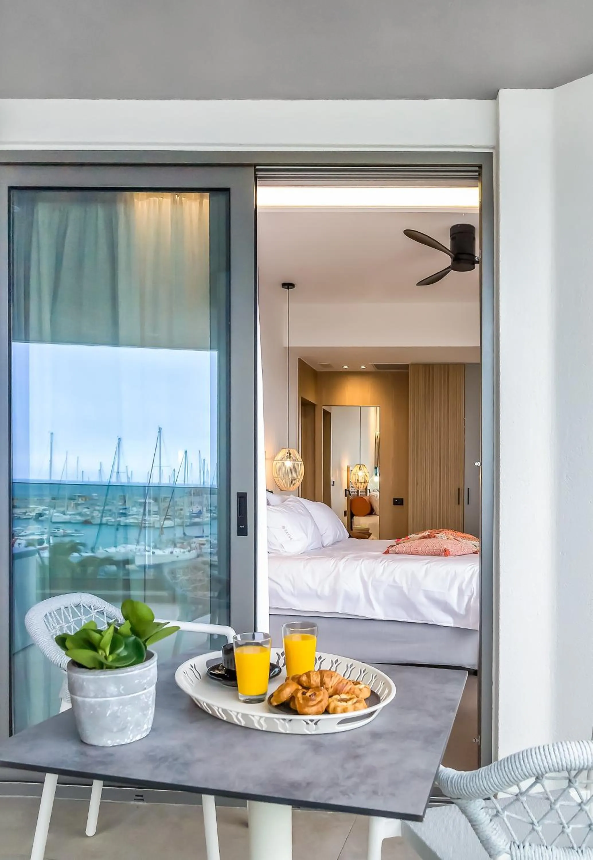 Balcony/Terrace, Bed in SAVUS Boutique Hotel