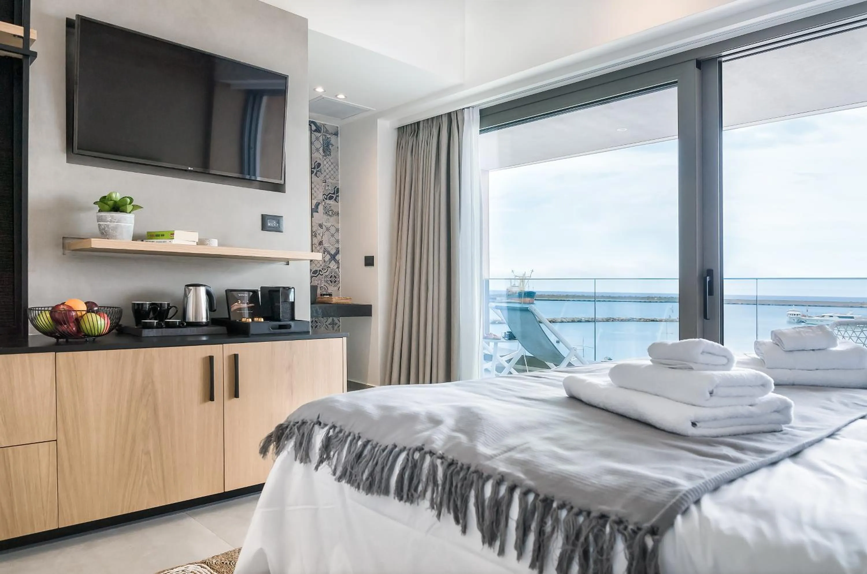 Photo of the whole room, Bed in SAVUS Boutique Hotel