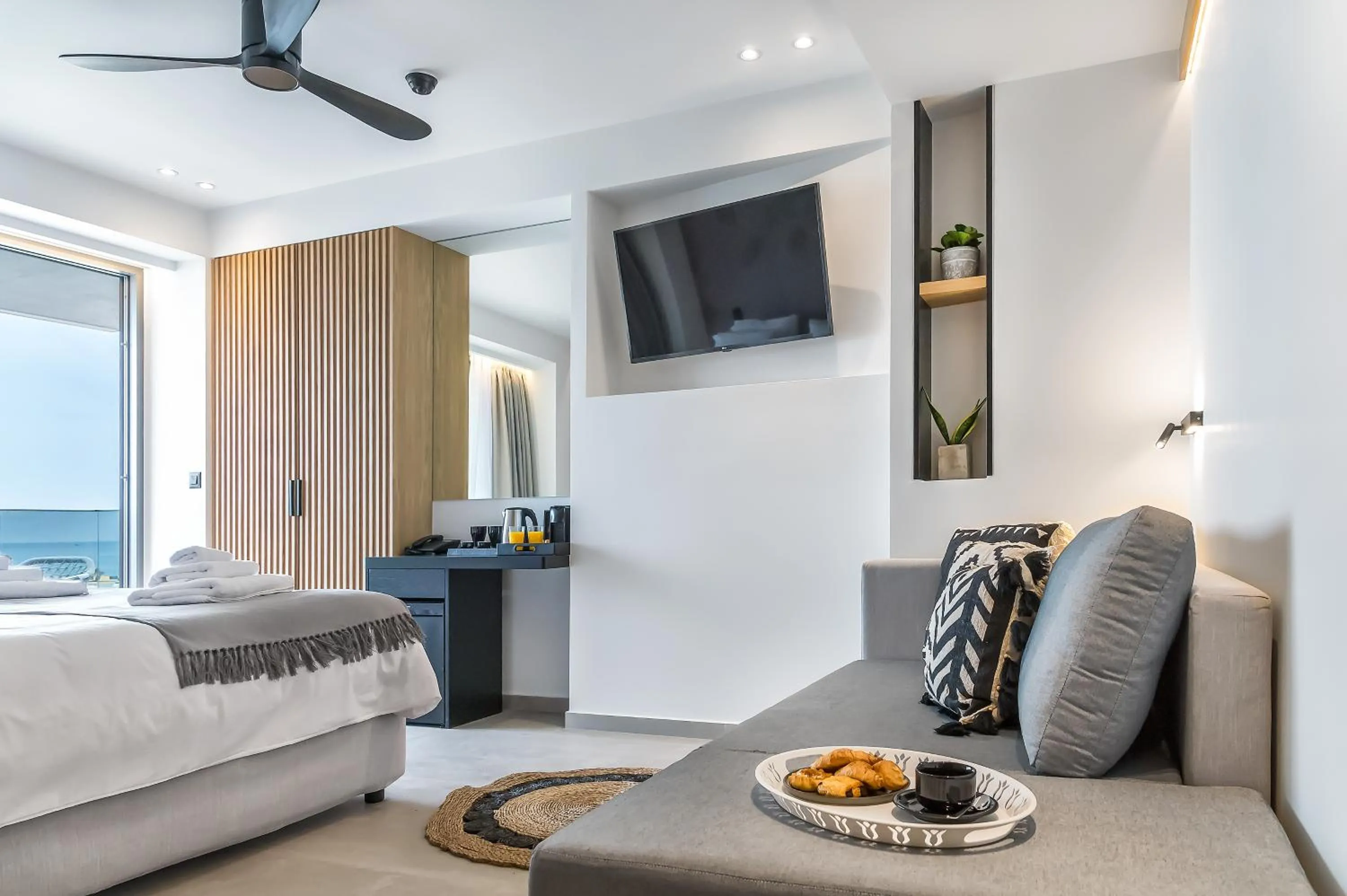 Photo of the whole room, Bed in SAVUS Boutique Hotel