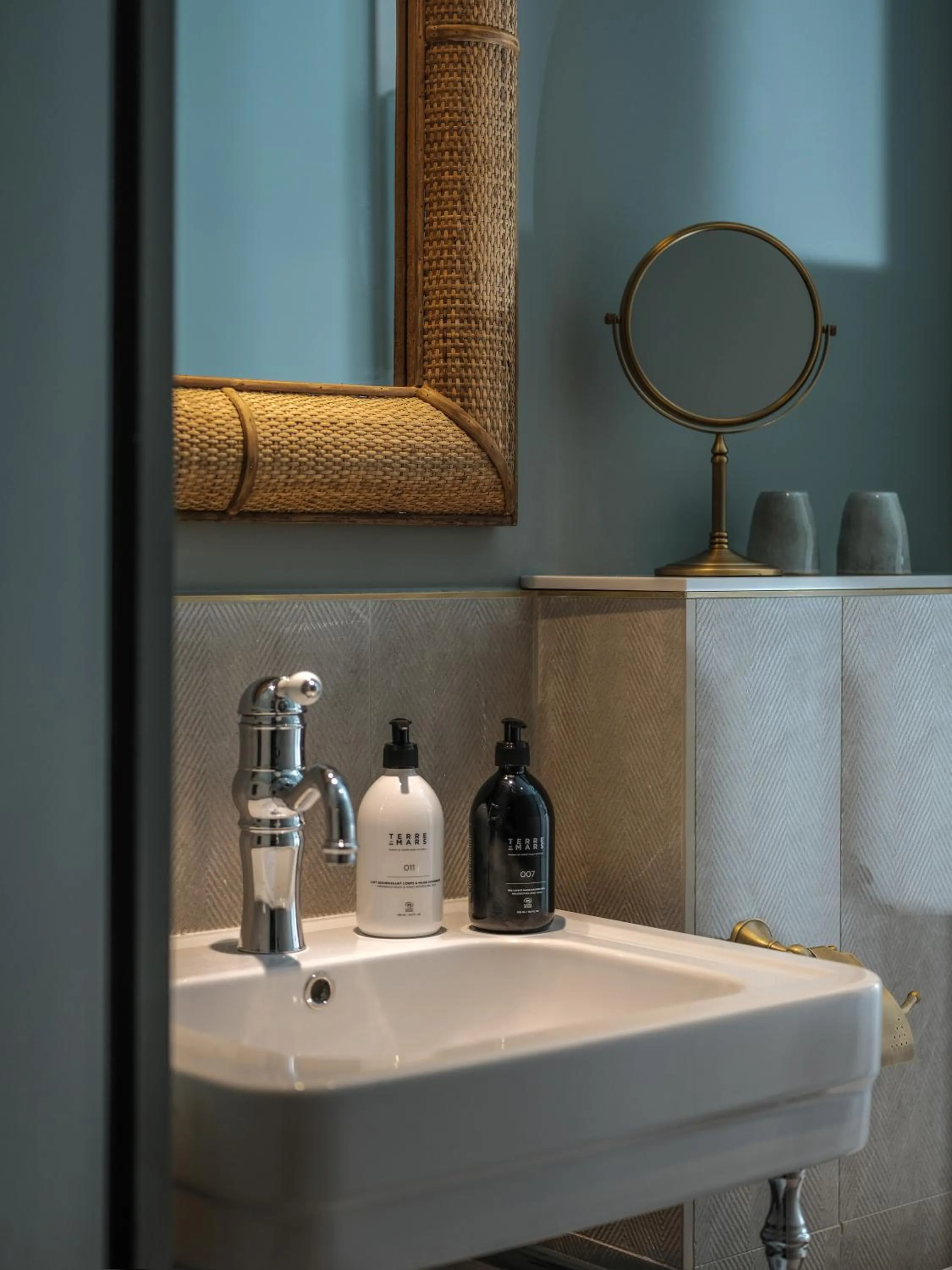 Bathroom in Hôtel Suzie Blue