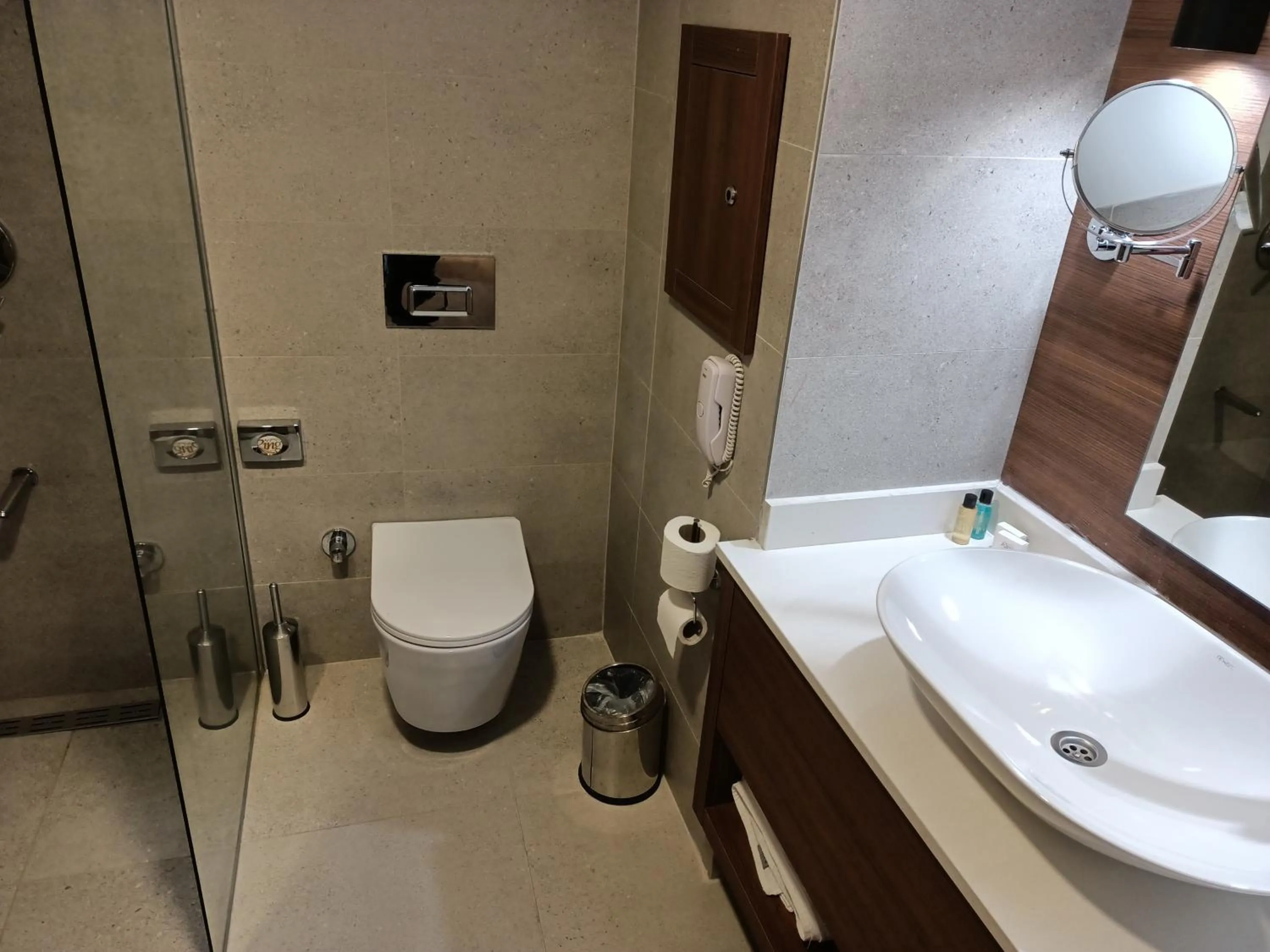 Bathroom in Ring Downtown Hotel