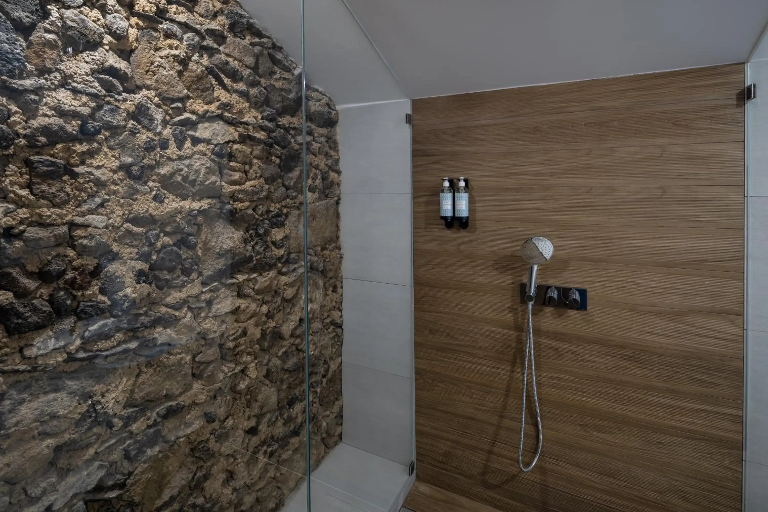 Single Bed in Dormitory Room in Casa do Pateo - Charming House Azores Single Bed in Dormitory Room in Casa do Pateo - Charming House Azores