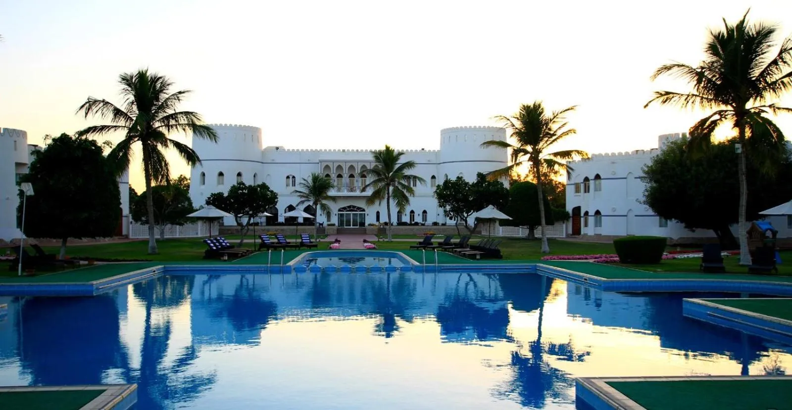 Swimming pool in Sohar Beach Hotel