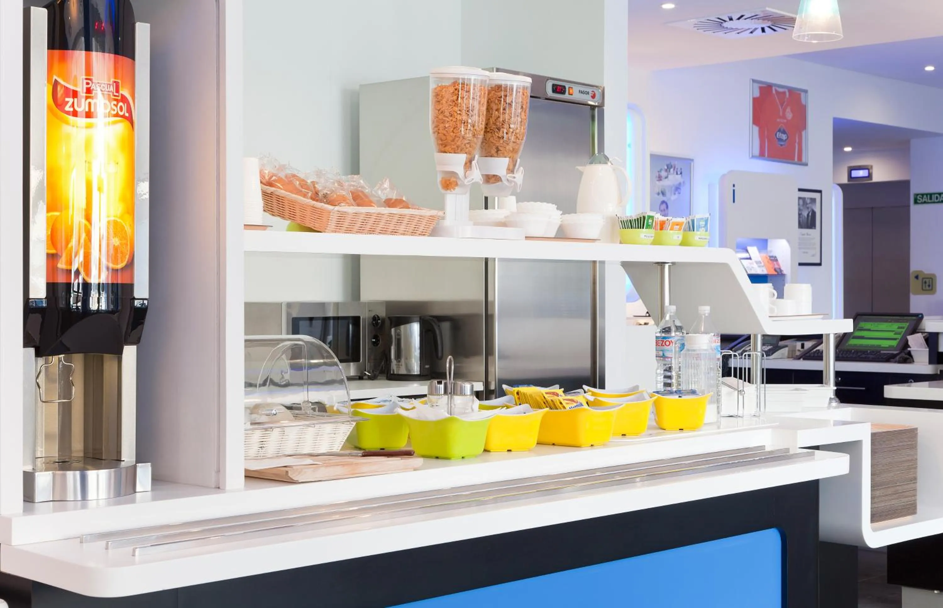 Restaurant/places to eat in Ibis Budget Bilbao Arrigorriaga