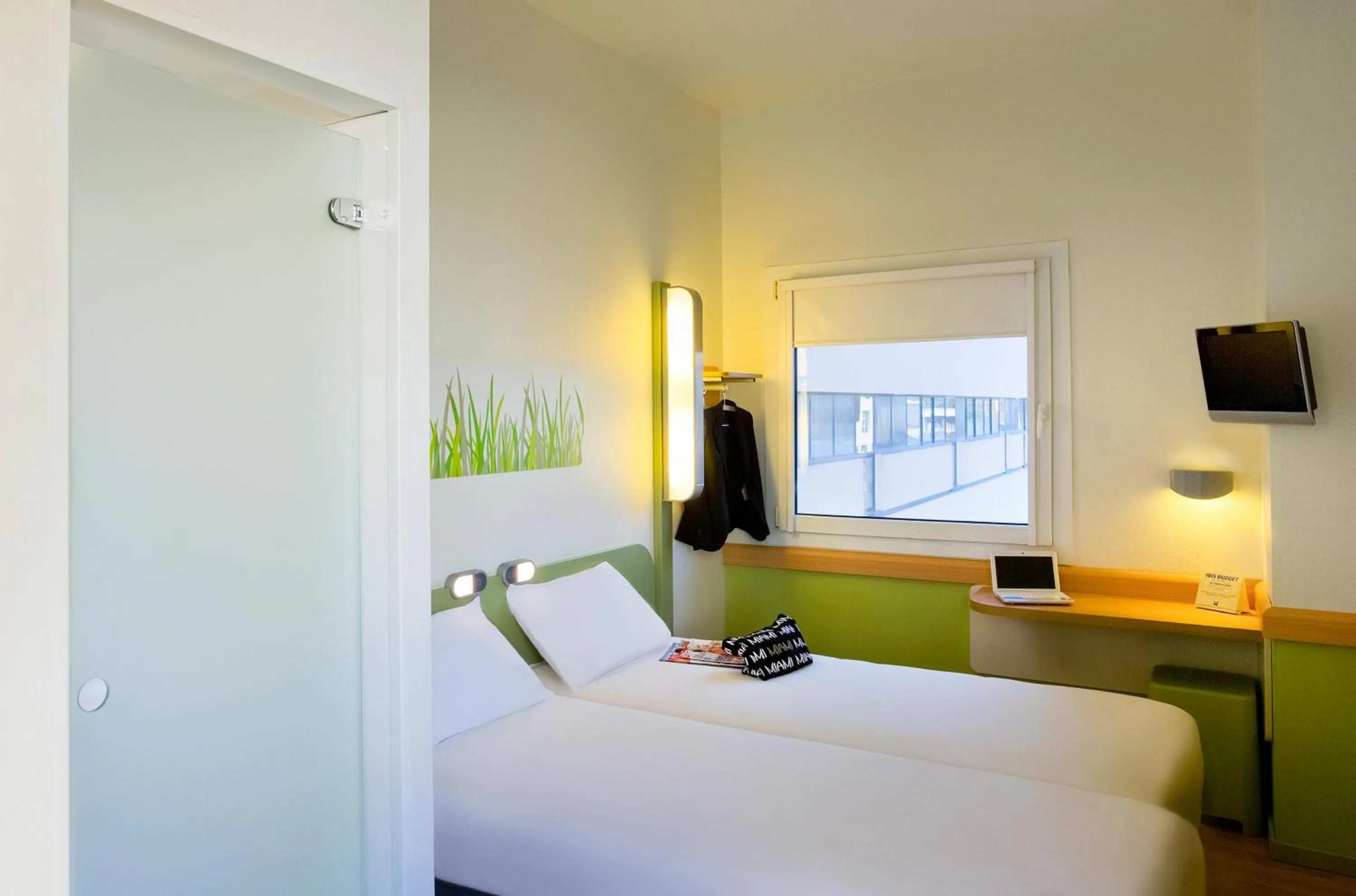 Bed in Ibis Budget Bilbao Arrigorriaga