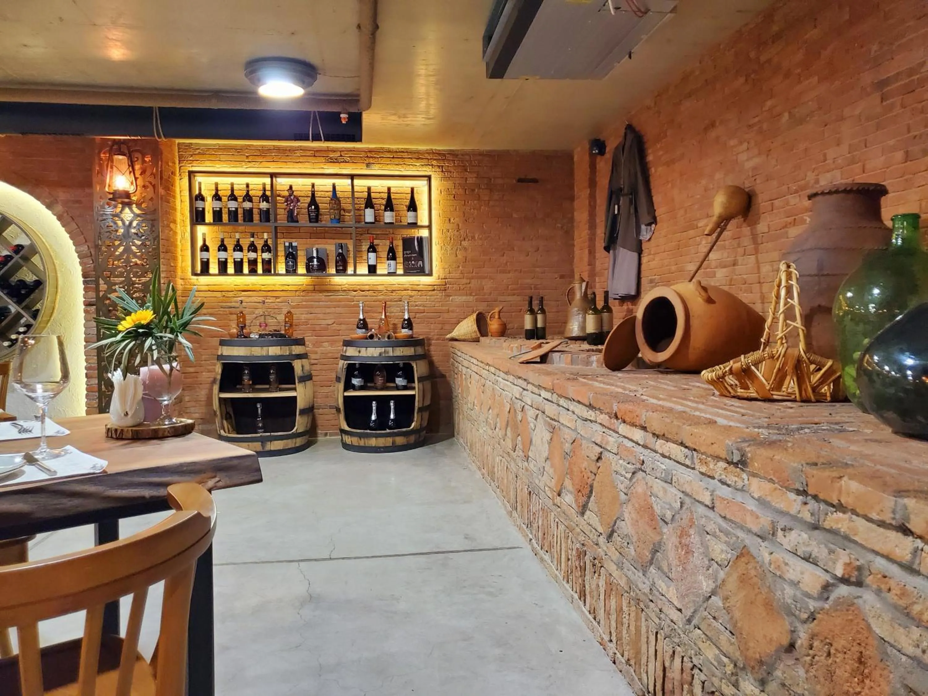 Restaurant/places to eat in Hotel Salvador