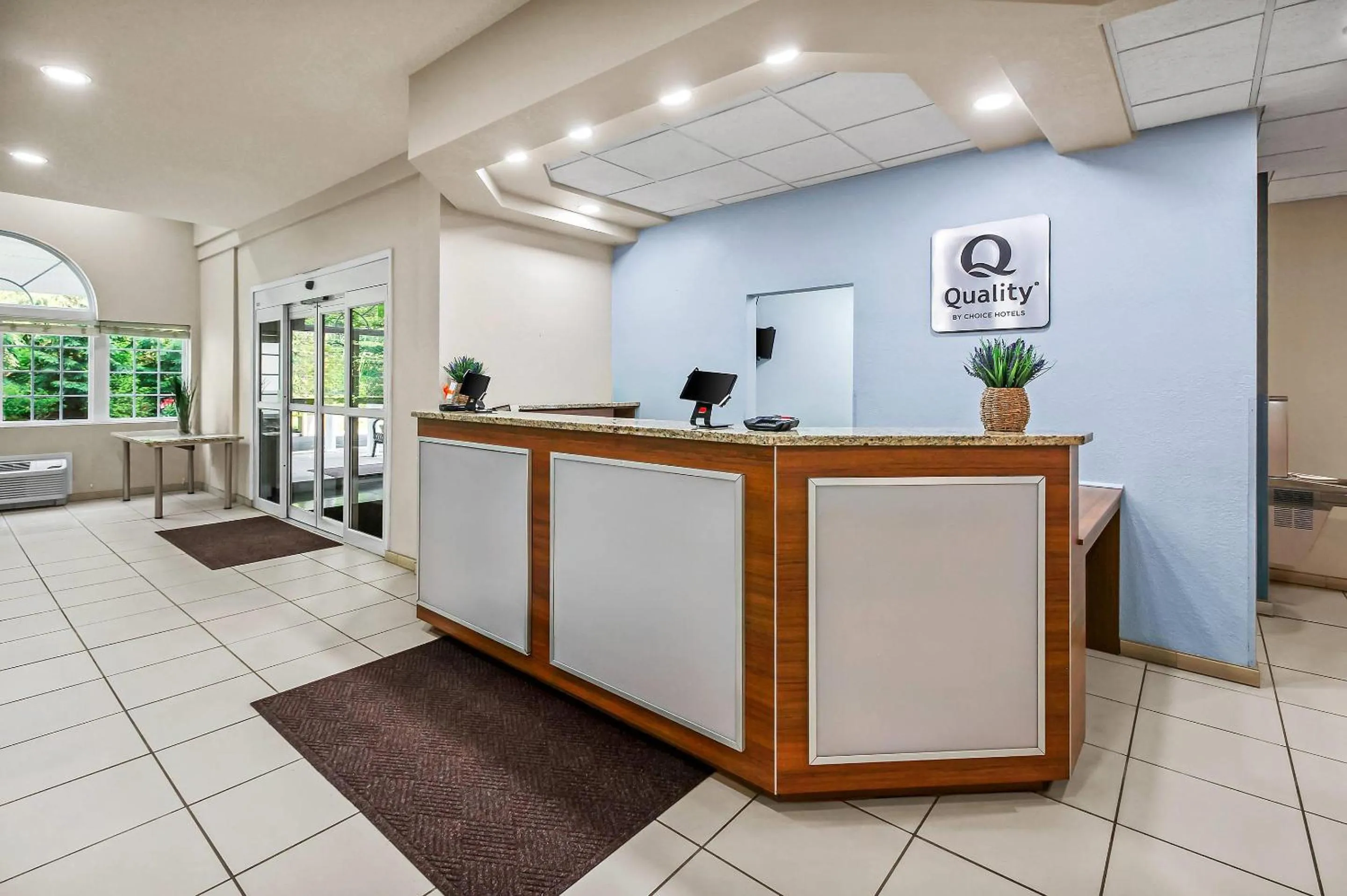 Lobby or reception in Quality Inn & Suites
