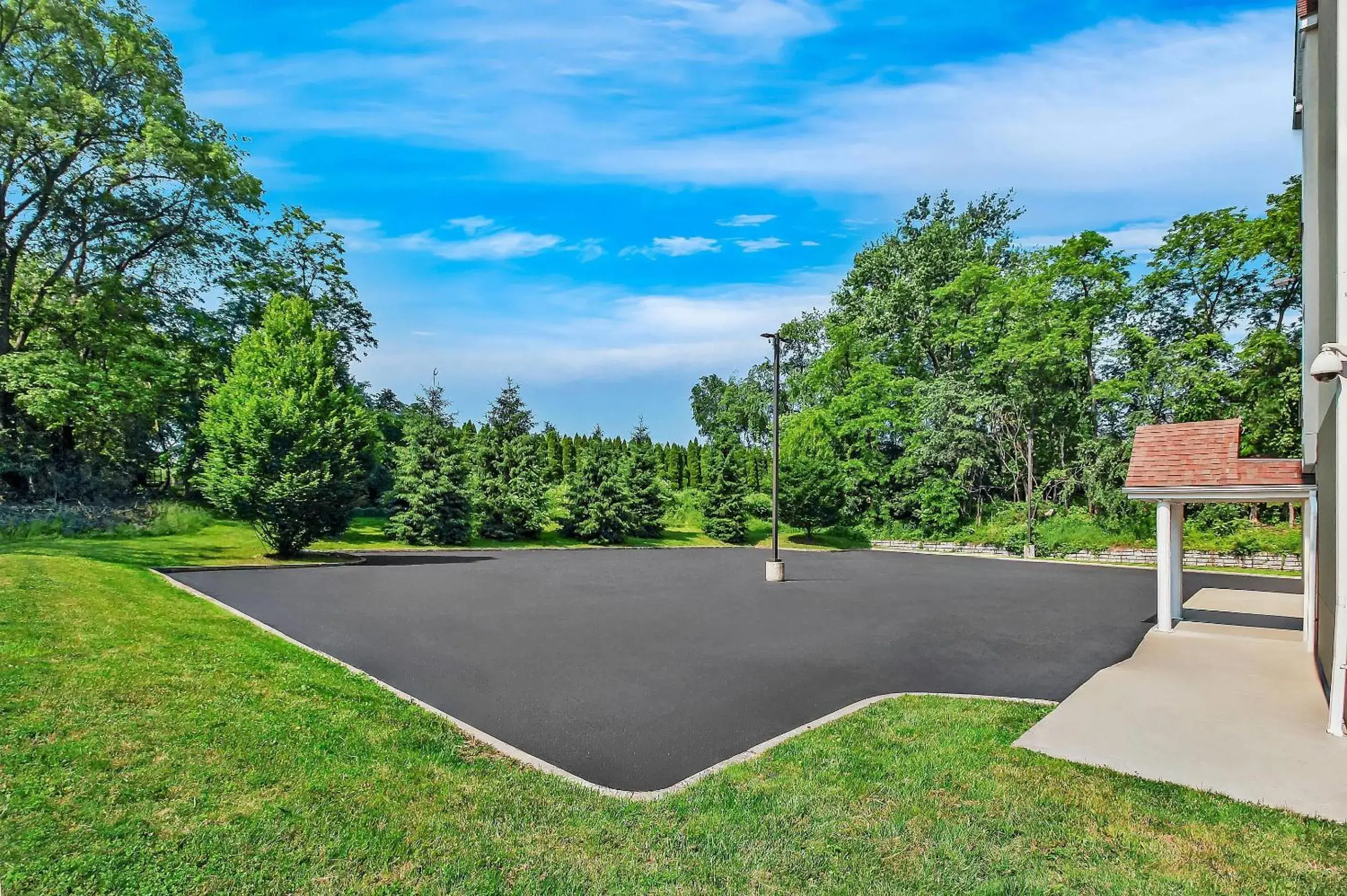 Property building in Quality Inn & Suites Property building in Quality Inn & Suites