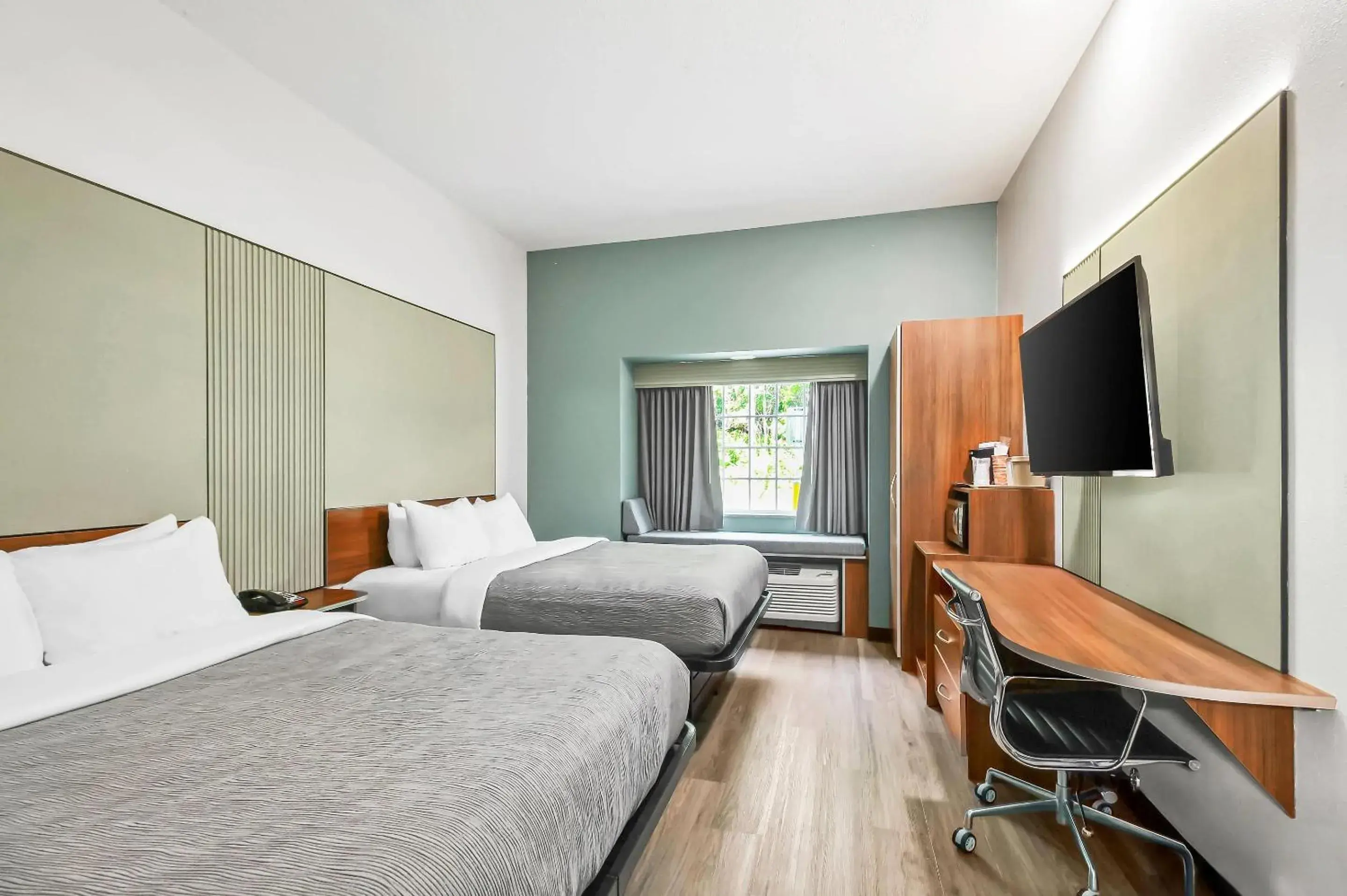 Bedroom, Bed in Quality Inn & Suites Bedroom, Bed in Quality Inn & Suites