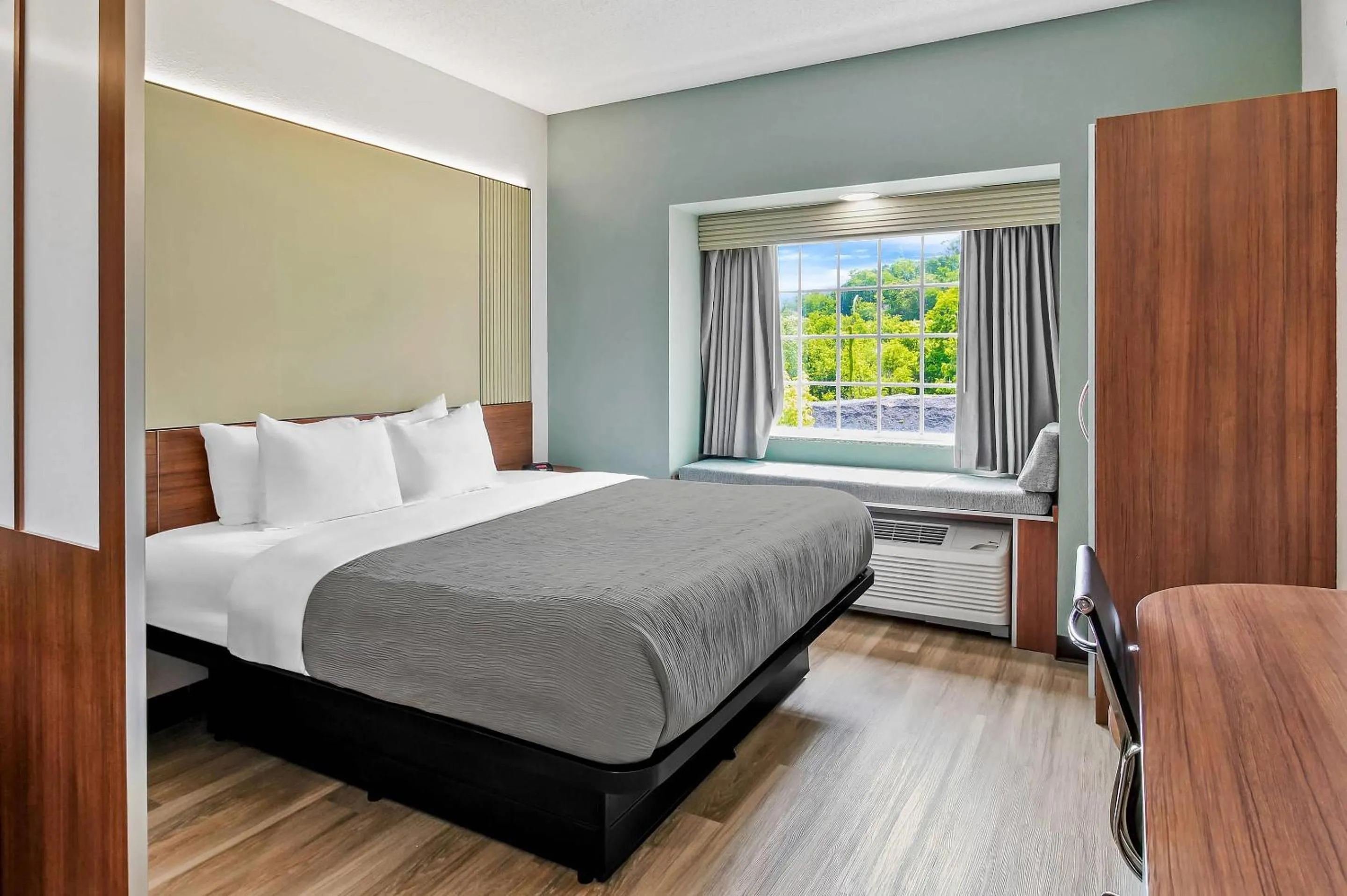 Bedroom, Bed in Quality Inn & Suites