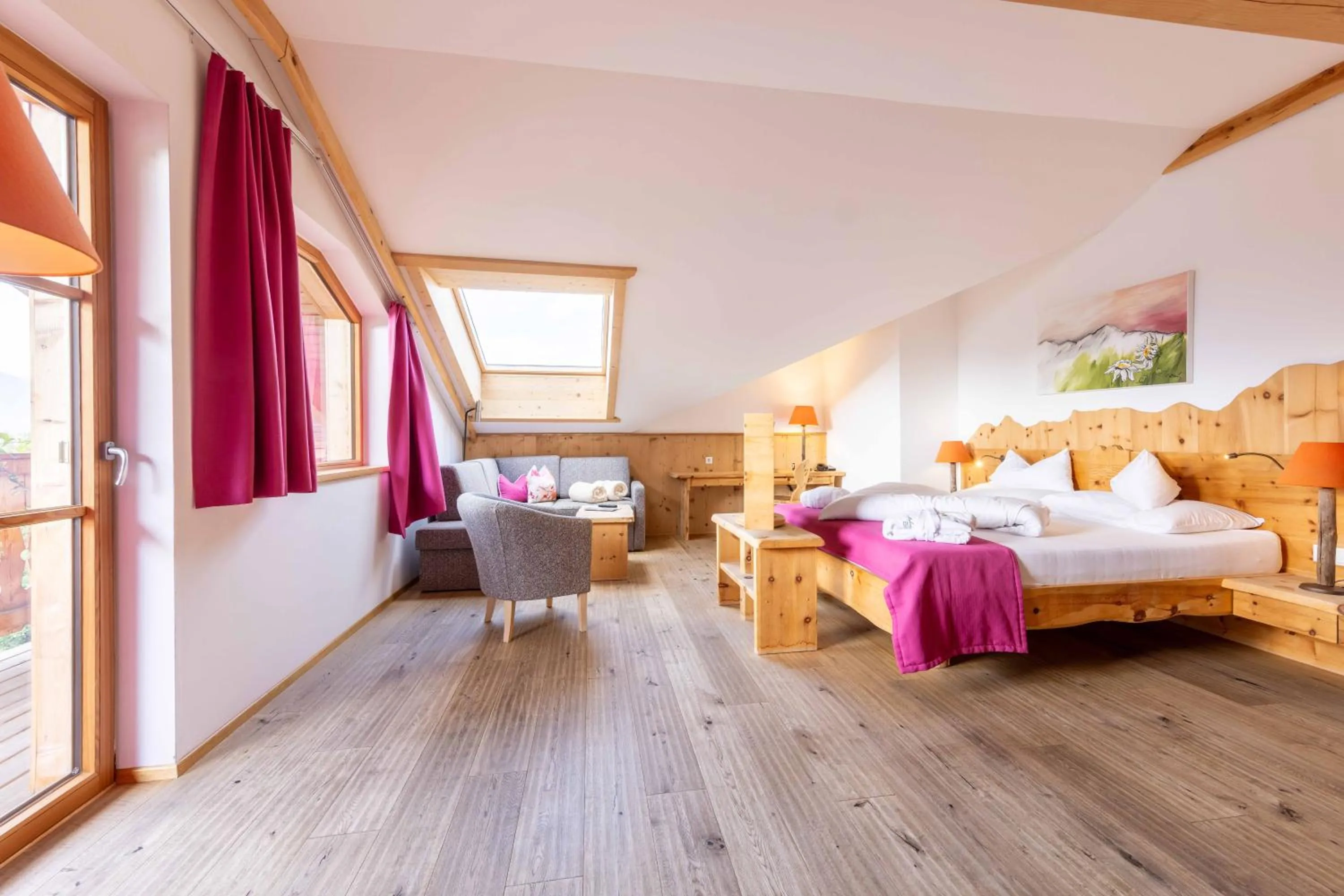 Living room, Bed in Natur- und Wellnesshotel Höflehner