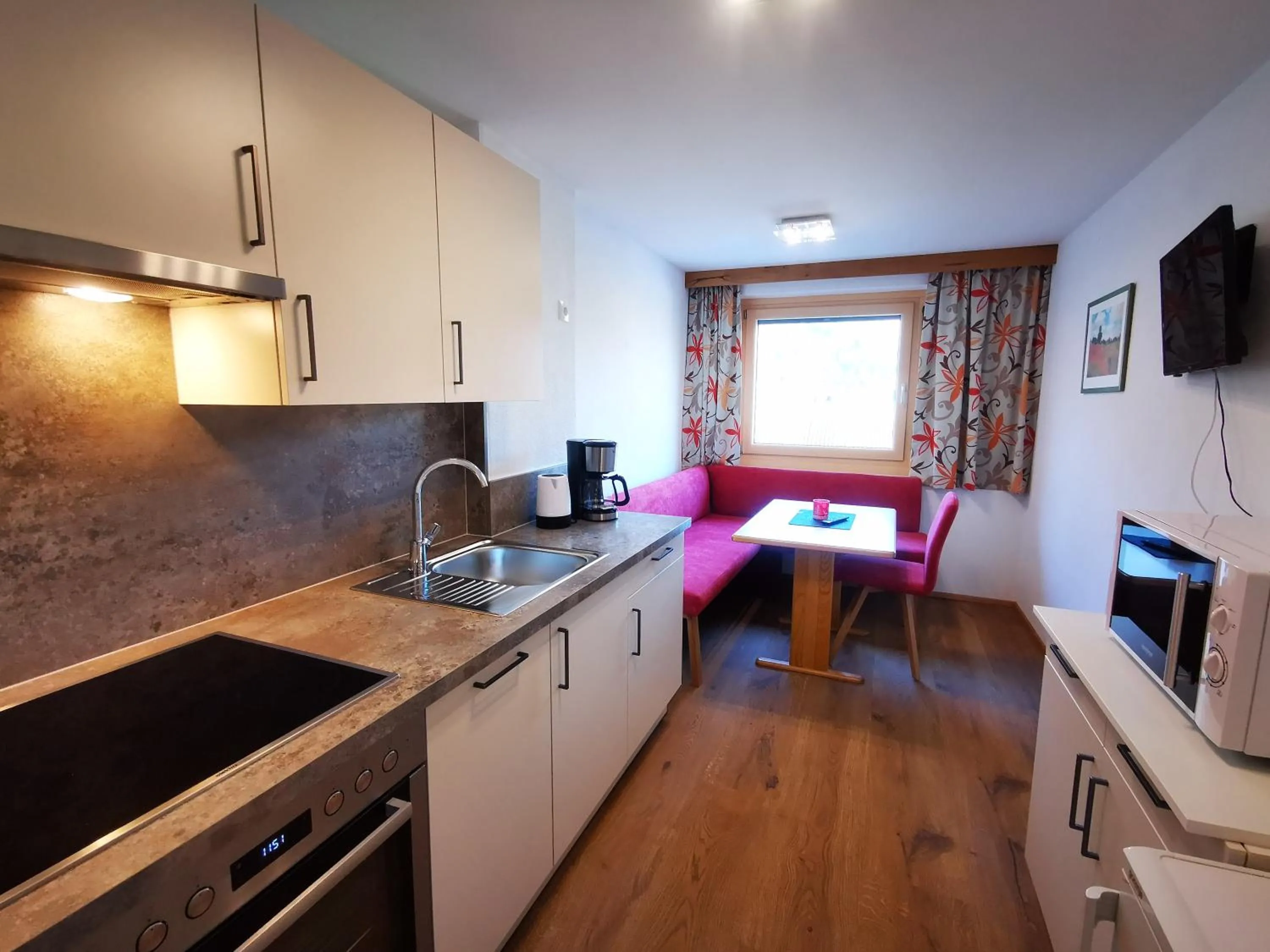 Kitchen or kitchenette in Apart Kofler's Panorama-Zillertal