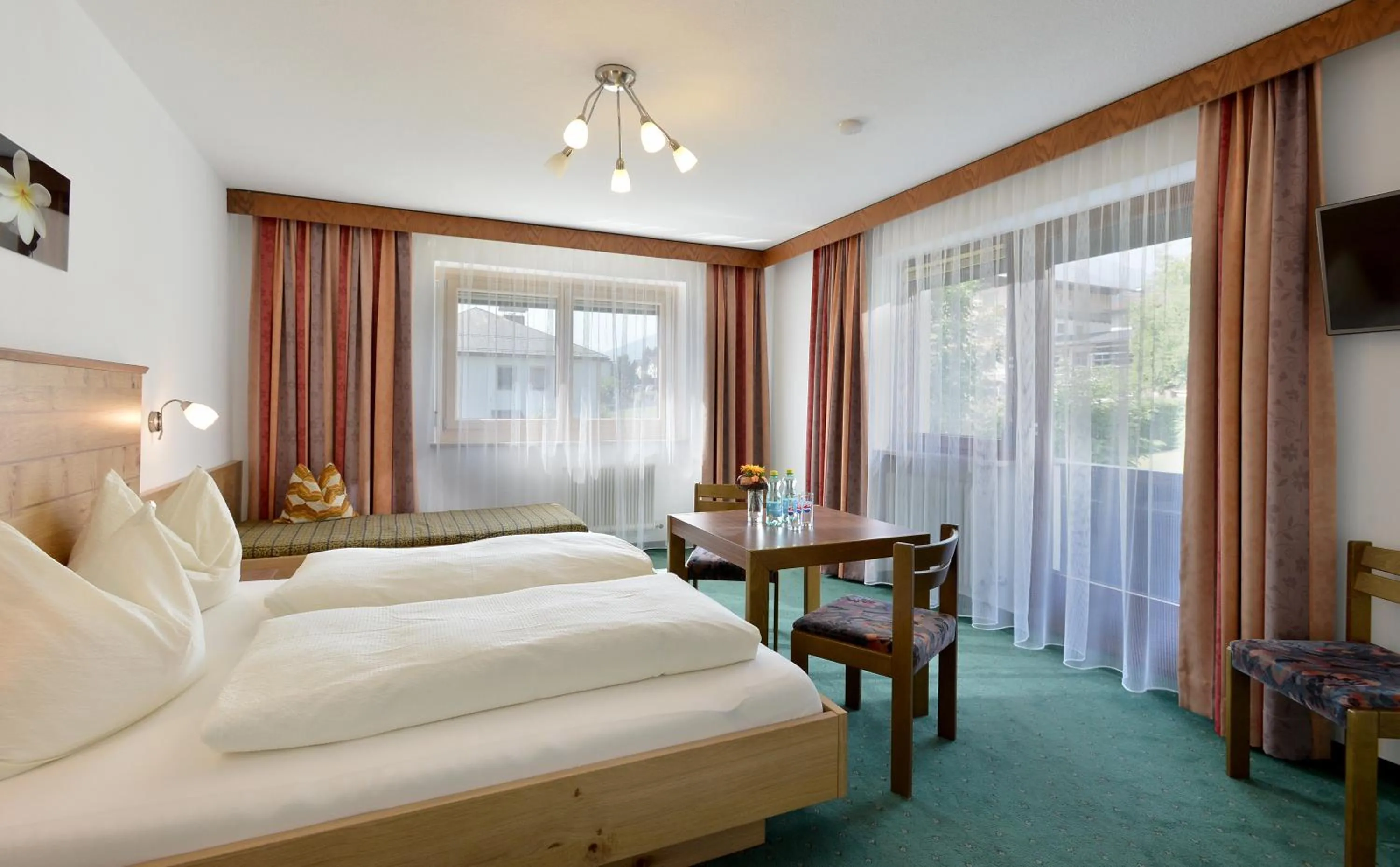 Photo of the whole room, Bed in Apart Kofler's Panorama-Zillertal