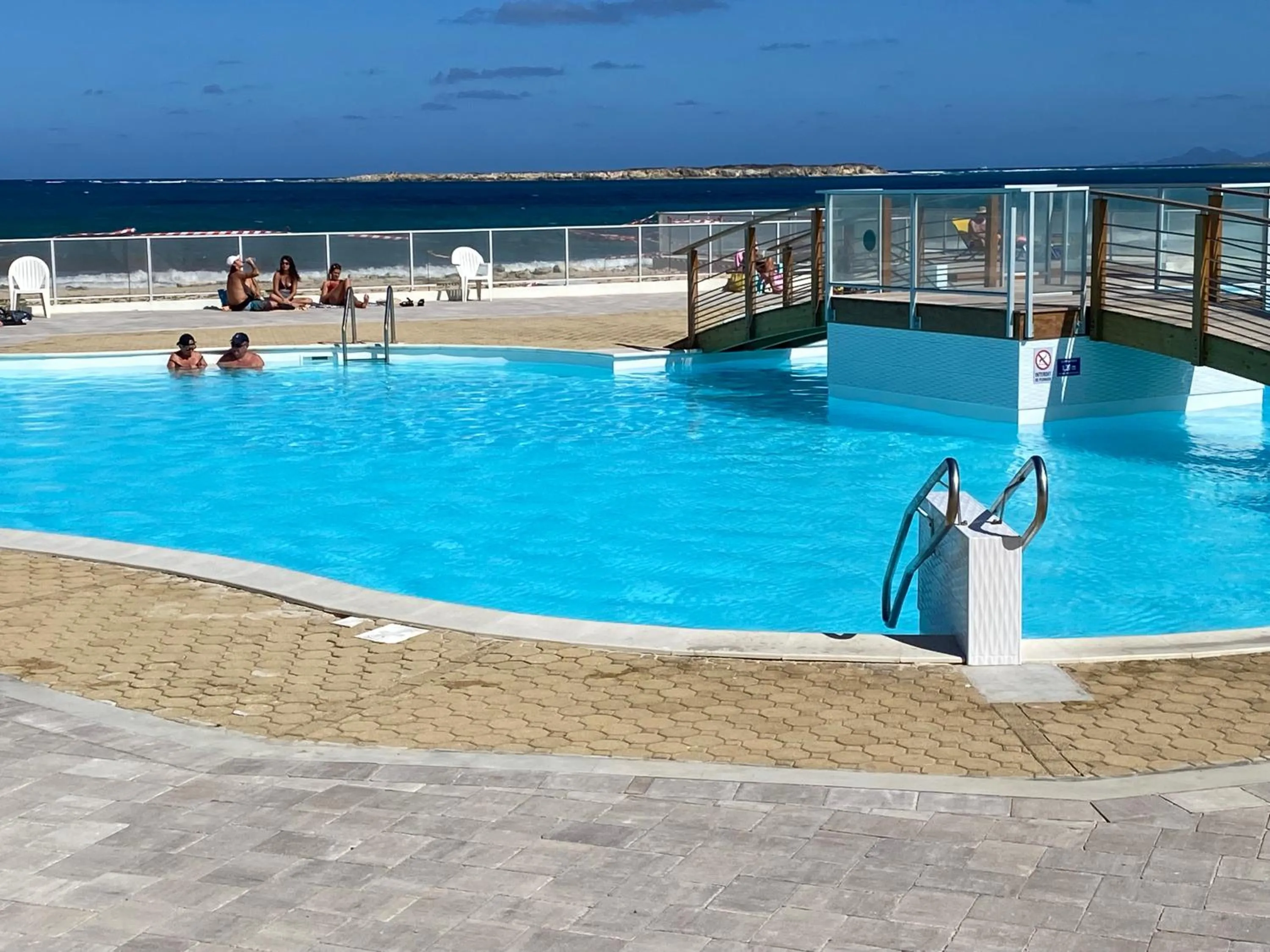 Swimming pool in Studio Orient Bay