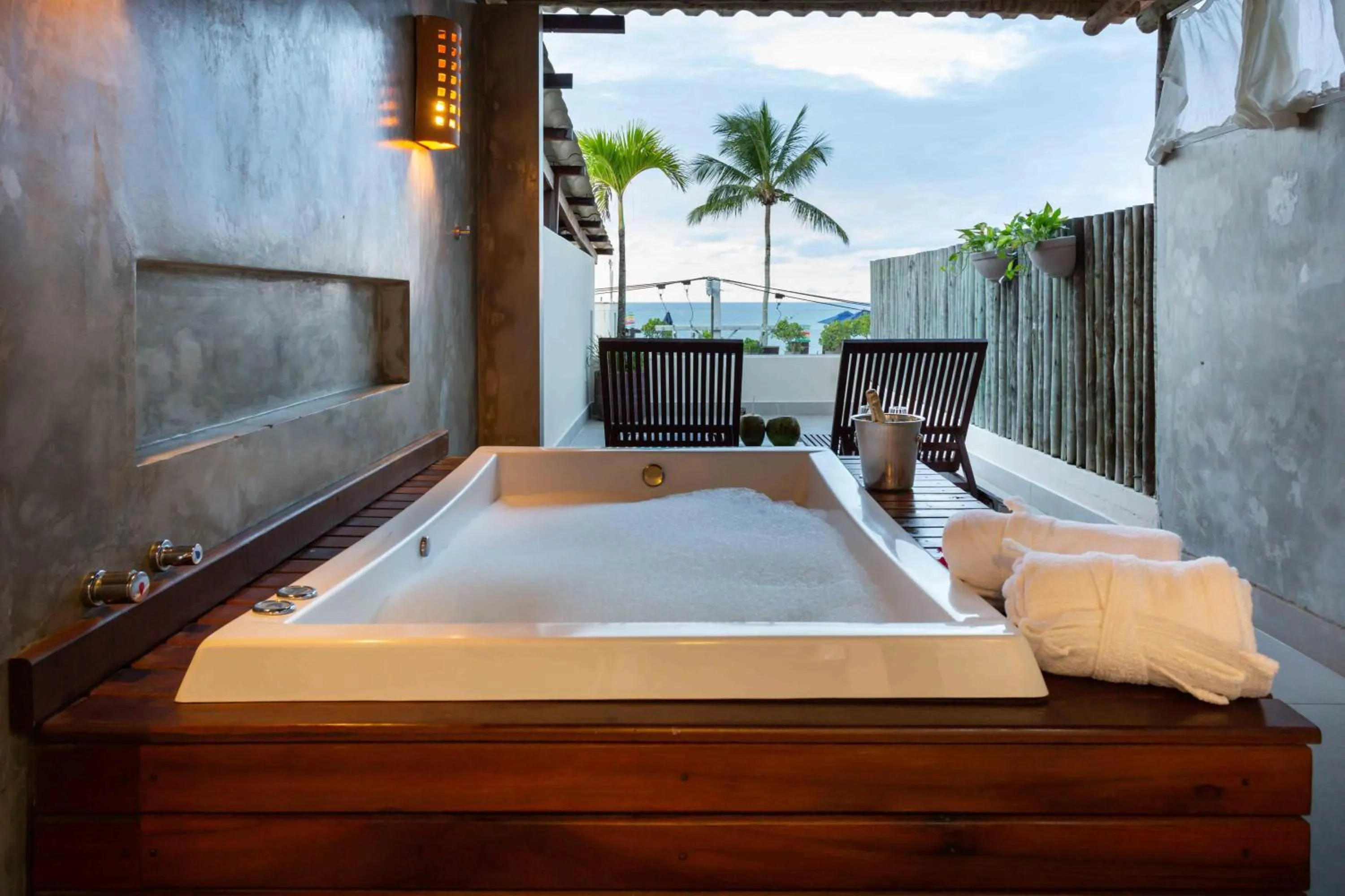 Hot Tub in Pousada Bahia Bacana