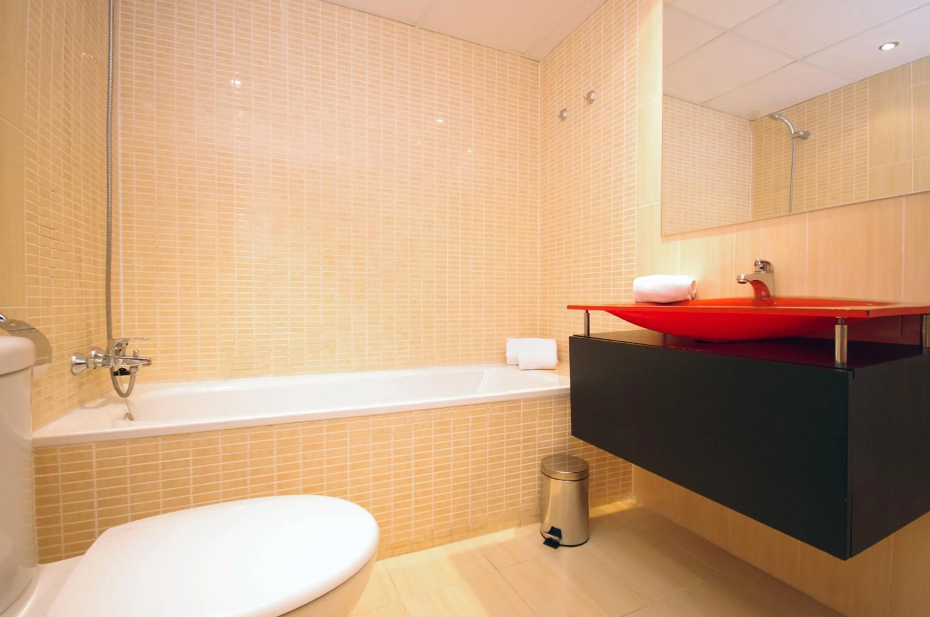 Bathroom in Apartamentos Port