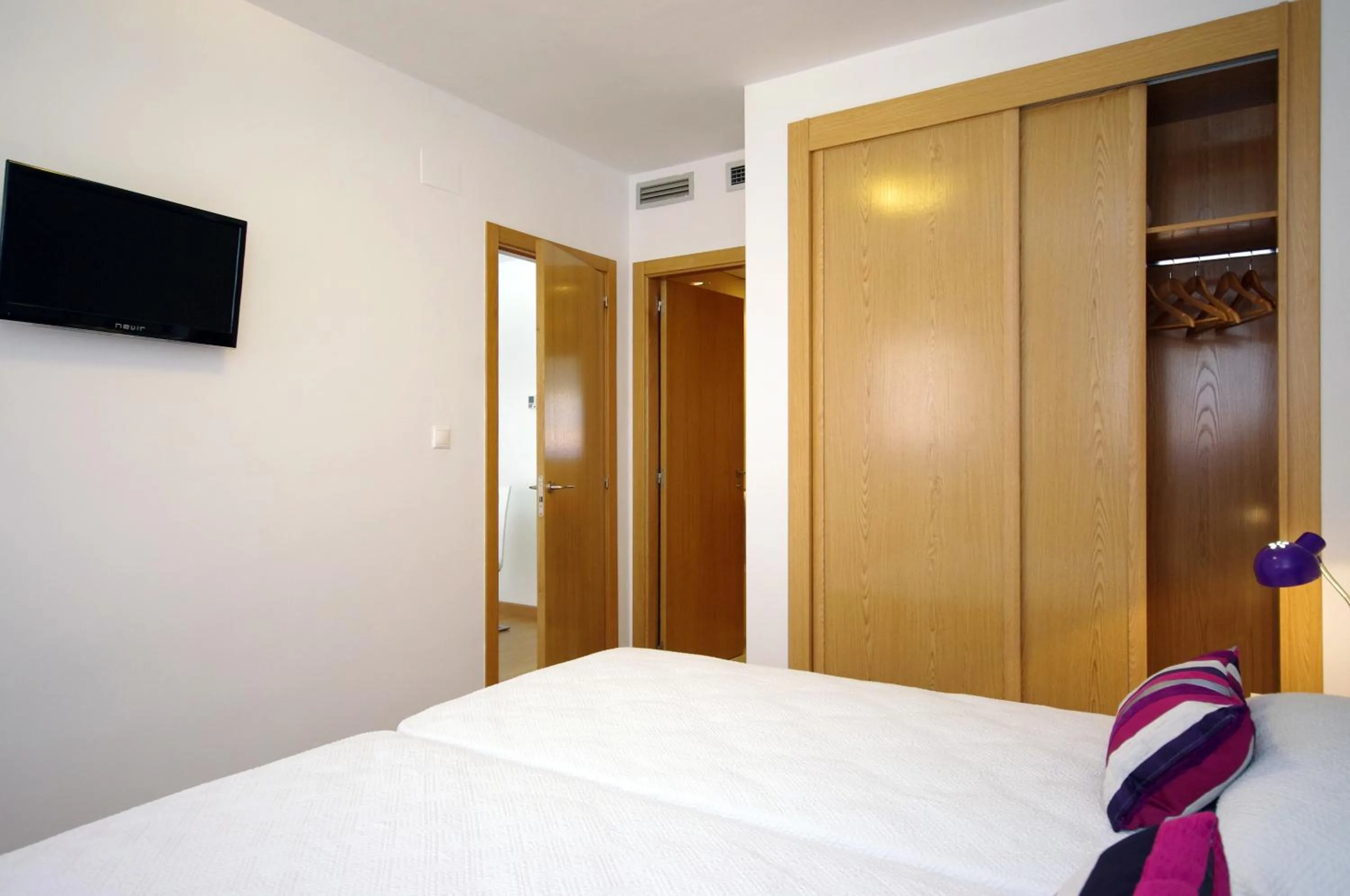 Bedroom, Bed in Apartamentos Port