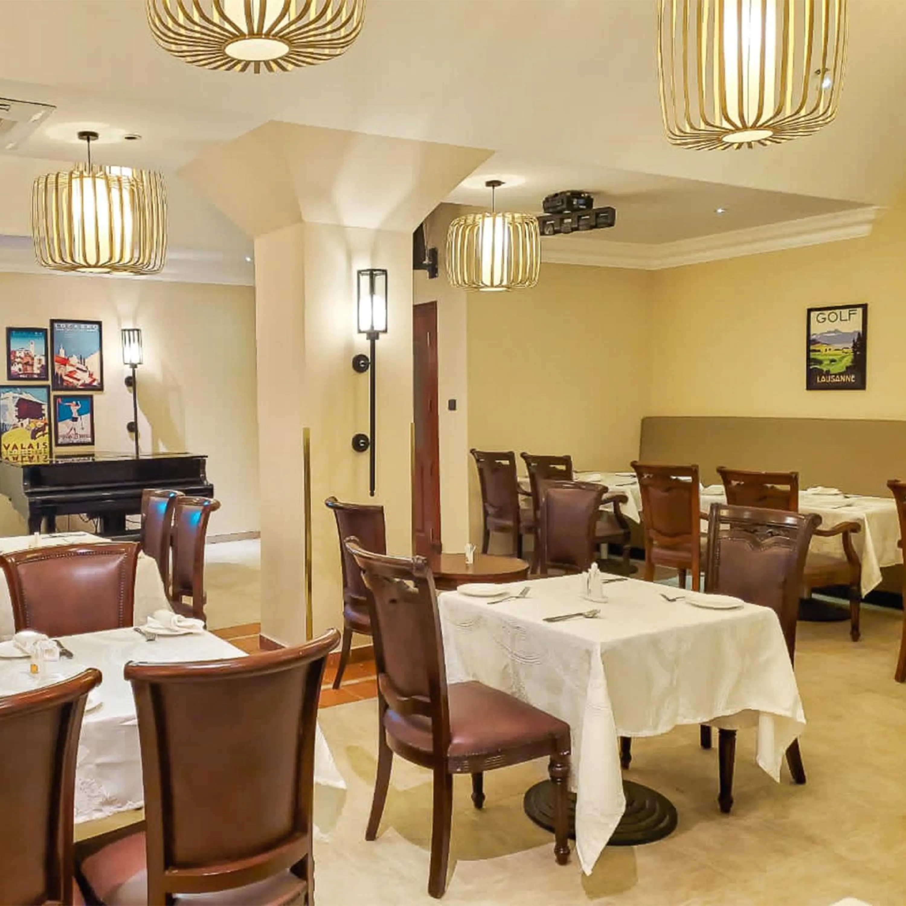 Restaurant/places to eat in Victoria Crown Plaza Hotel
