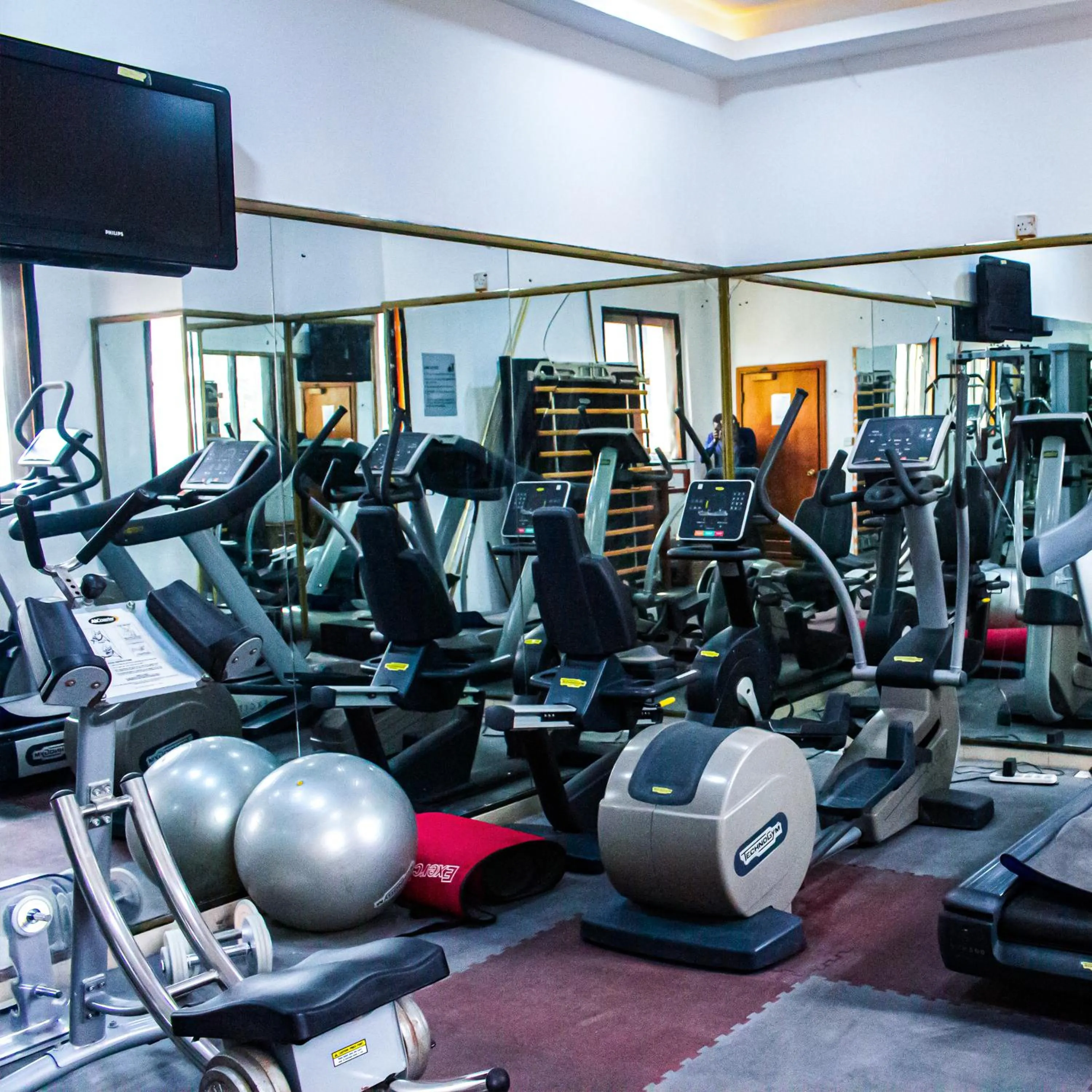 Fitness centre/facilities in Victoria Crown Plaza Hotel