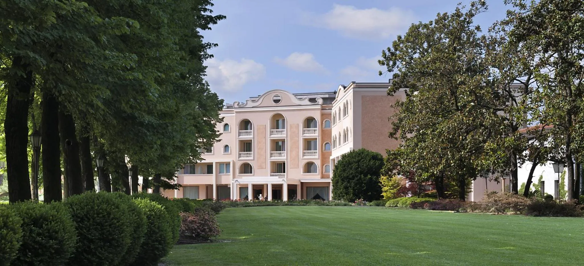 Property building in Hotel Terme Neroniane