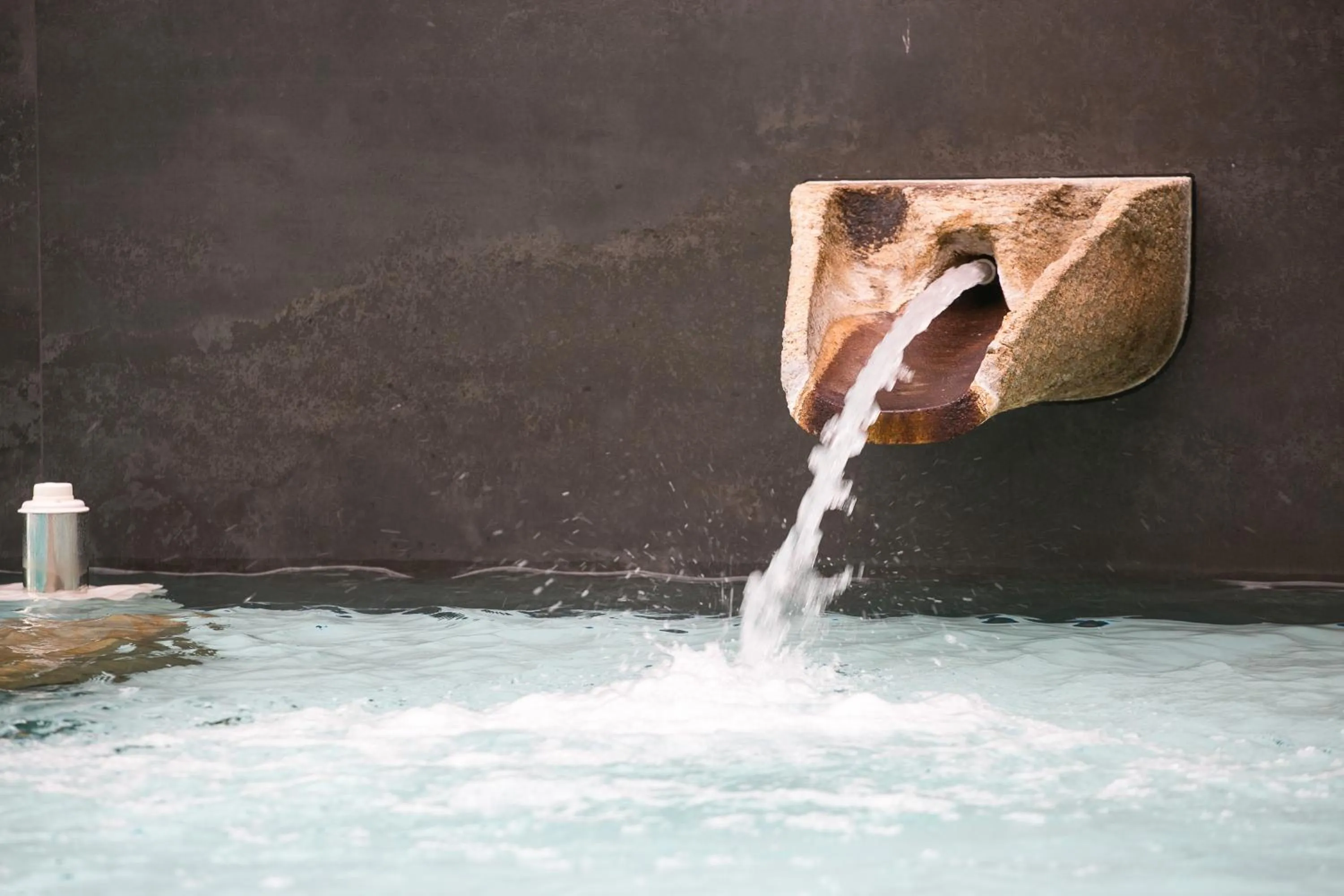 Hot Spring Bath in Hotel Terme Neroniane
