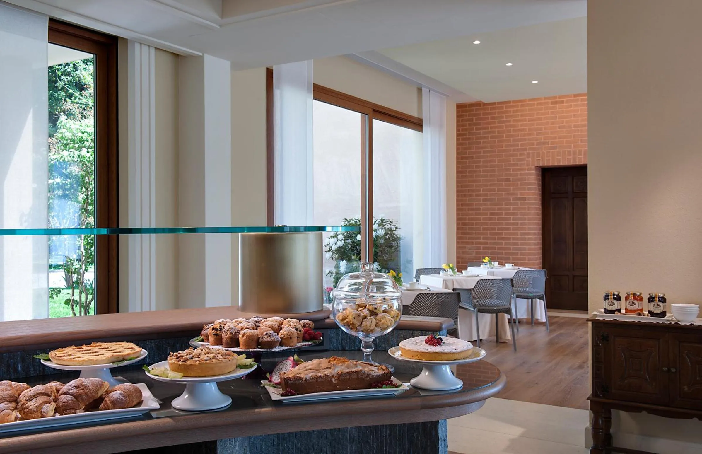 Restaurant/places to eat in Hotel Terme Neroniane