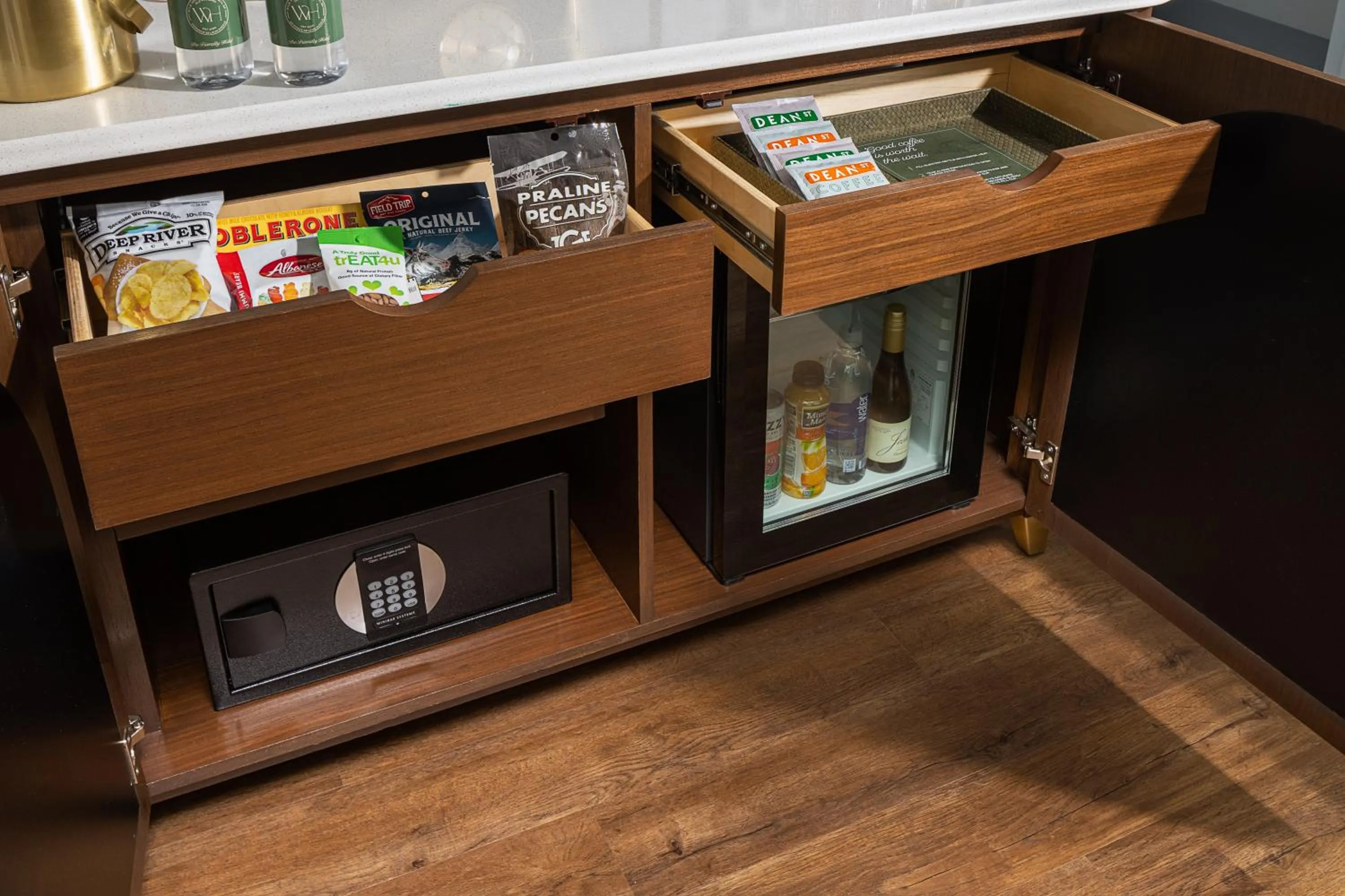 oven in Wylie Hotel Atlanta, Tapestry Collection by Hilton