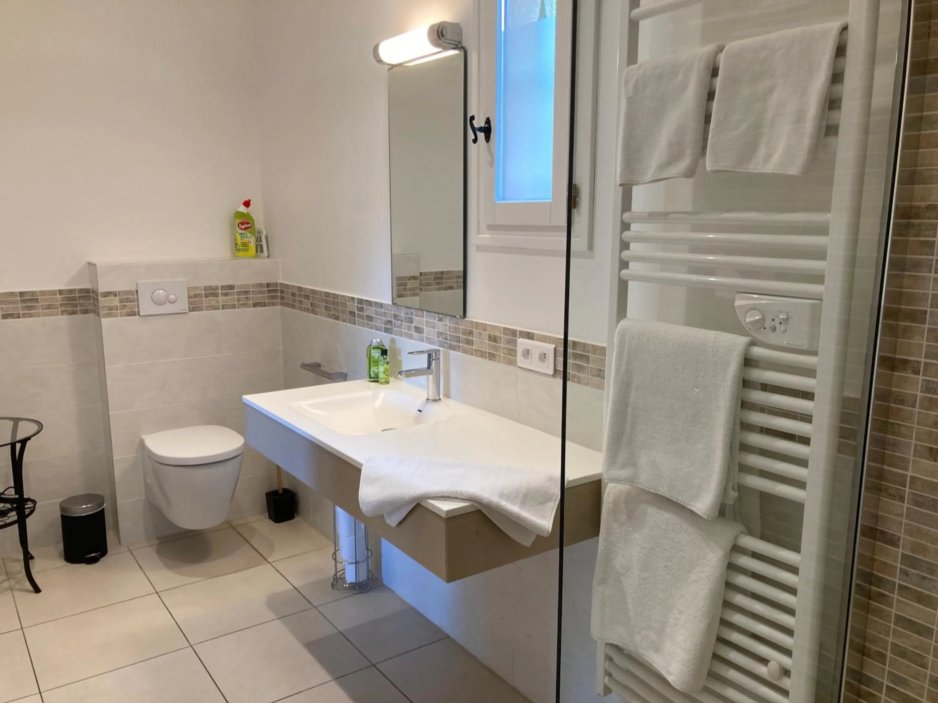 Bathroom in Chambres & Table d'Hôtes Au Soleil du Bonheur