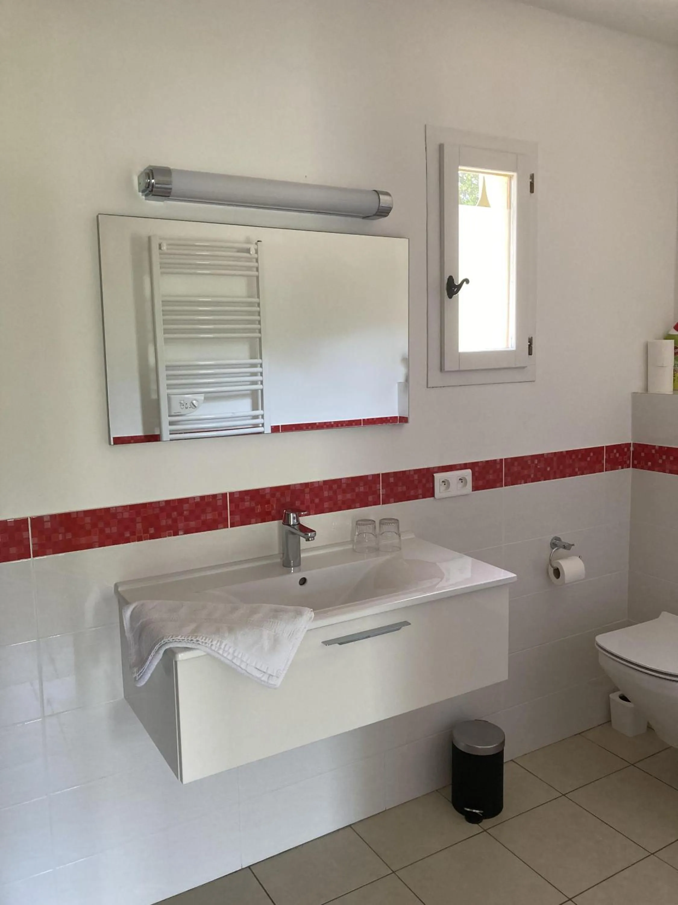 Bathroom in Chambres & Table d'Hôtes Au Soleil du Bonheur