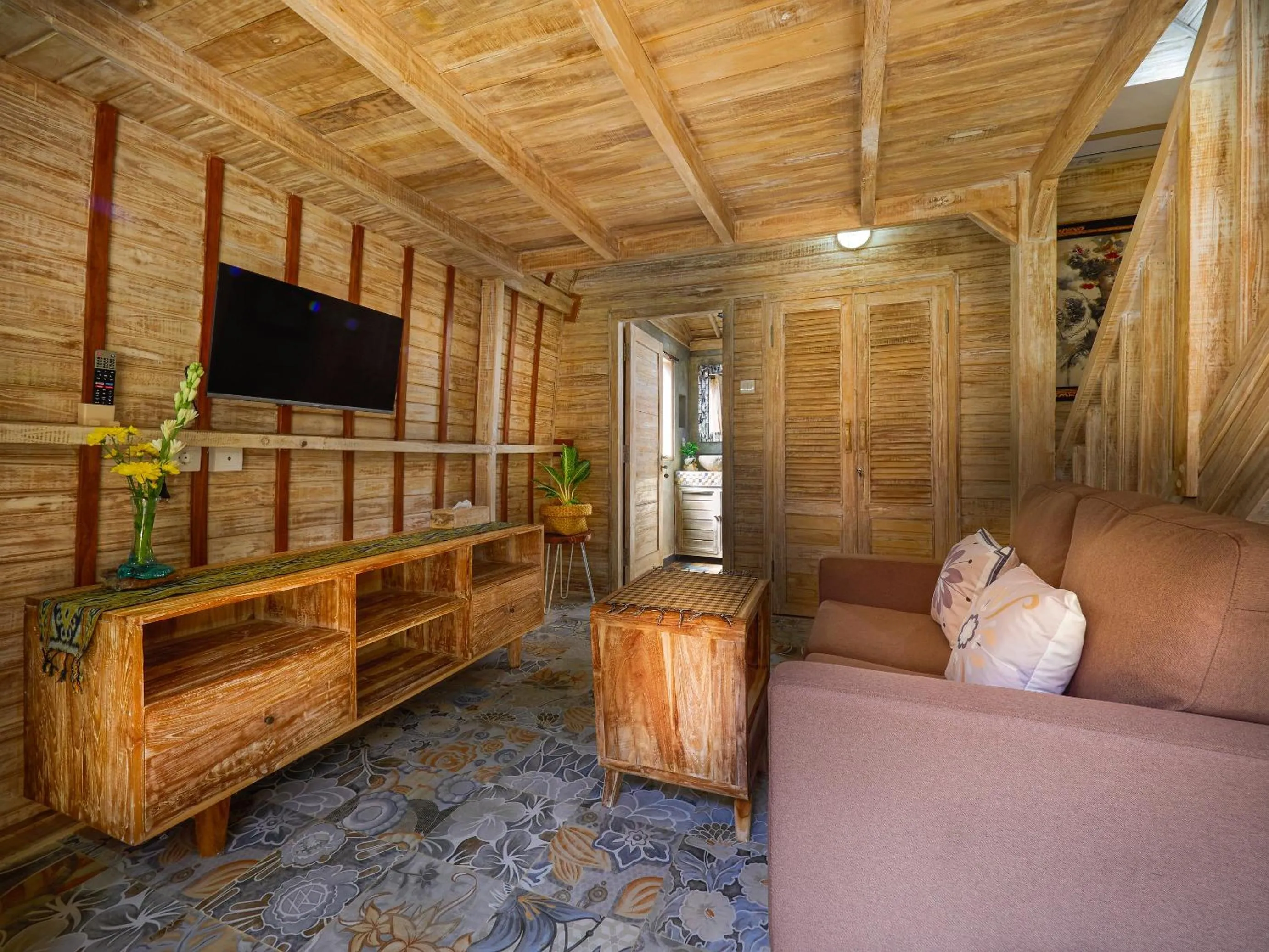 TV and multimedia in Wisnu Lumbung Uluwatu