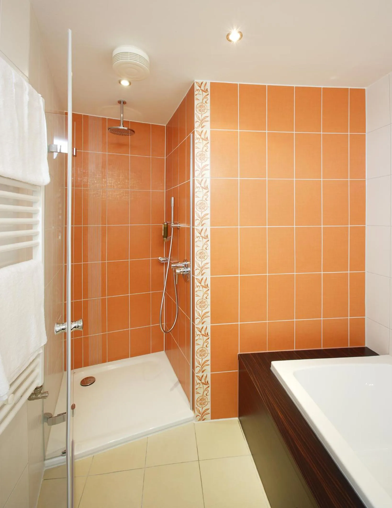 Bathroom, Bed in Heide Spa Hotel & Resort