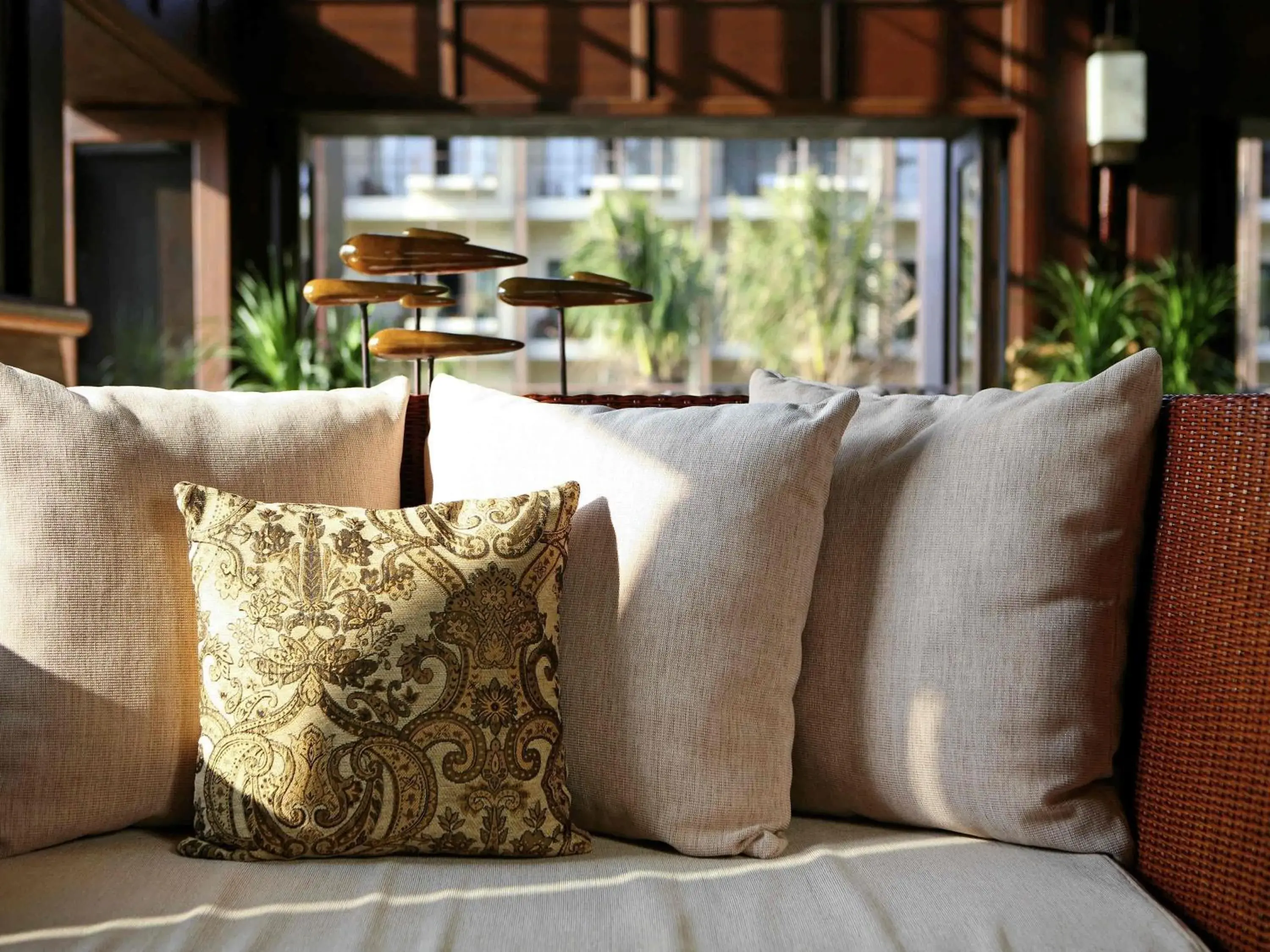 Lounge or bar in Pullman Sanya Yalong Bay Villas & Resort Lounge or bar in Pullman Sanya Yalong Bay Villas & Resort