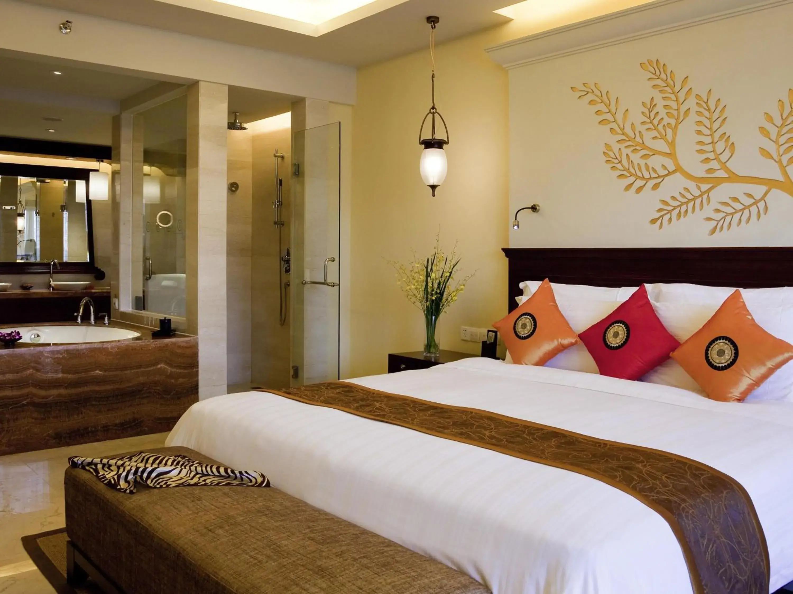 Bedroom, Bed in Pullman Sanya Yalong Bay Villas & Resort Bedroom, Bed in Pullman Sanya Yalong Bay Villas & Resort