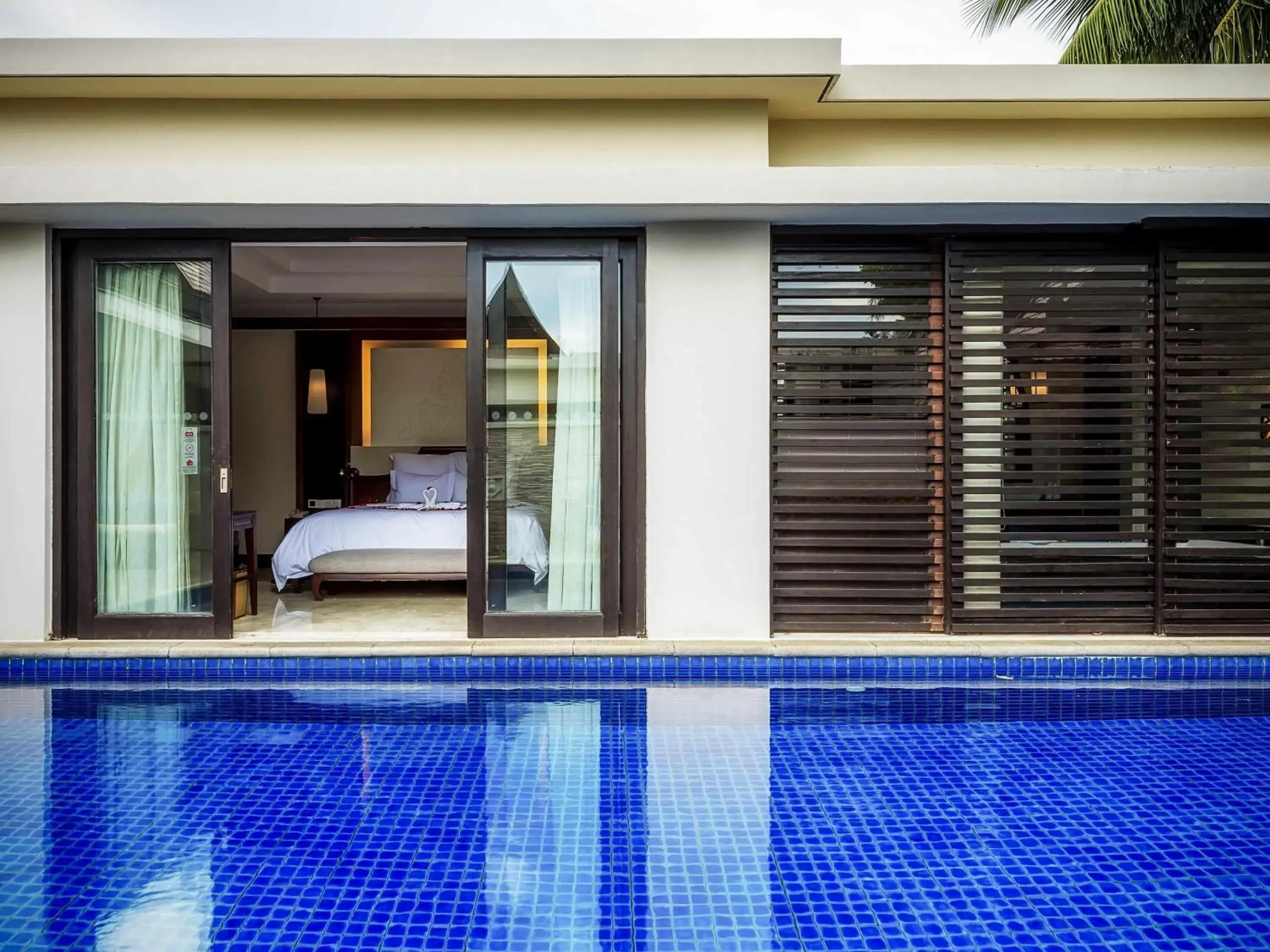Deluxe Two-Bedroom Villa with Private Pool in Pullman Sanya Yalong Bay Villas & Resort Deluxe Two-Bedroom Villa with Private Pool in Pullman Sanya Yalong Bay Villas & Resort