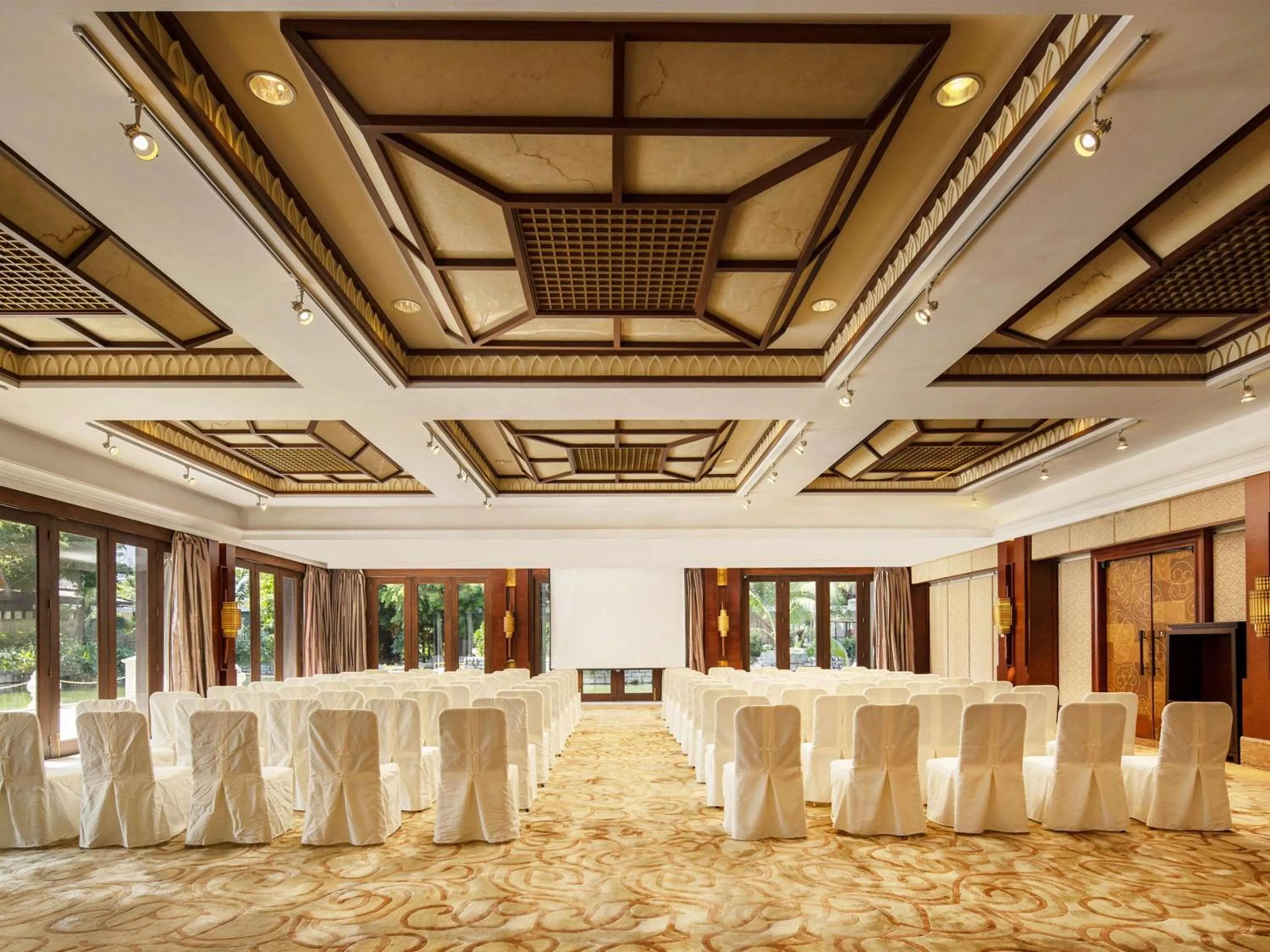 Meeting/conference room in Pullman Sanya Yalong Bay Villas & Resort