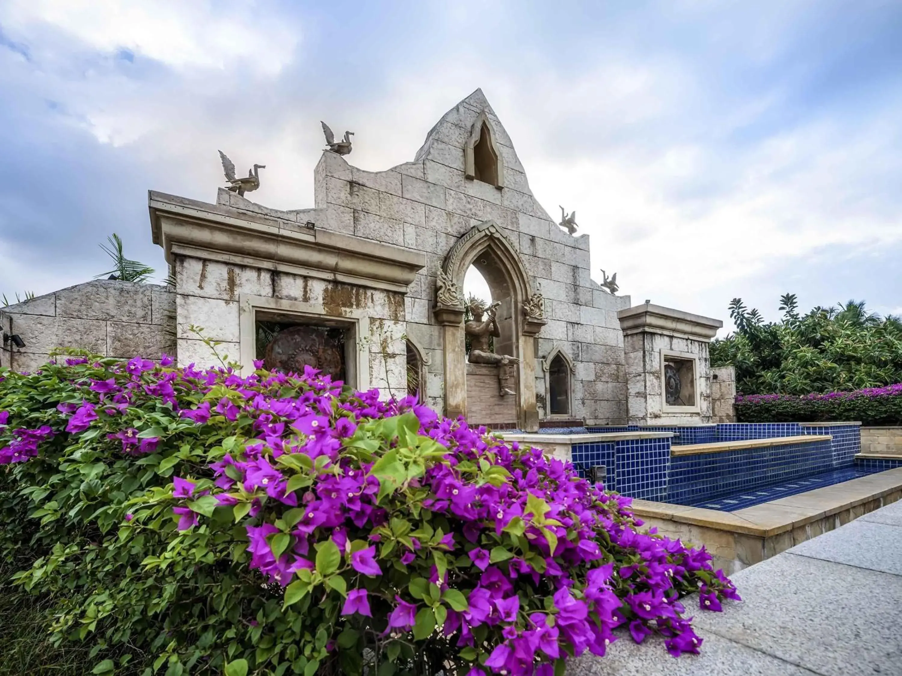 Property building in Pullman Sanya Yalong Bay Villas & Resort Property building in Pullman Sanya Yalong Bay Villas & Resort