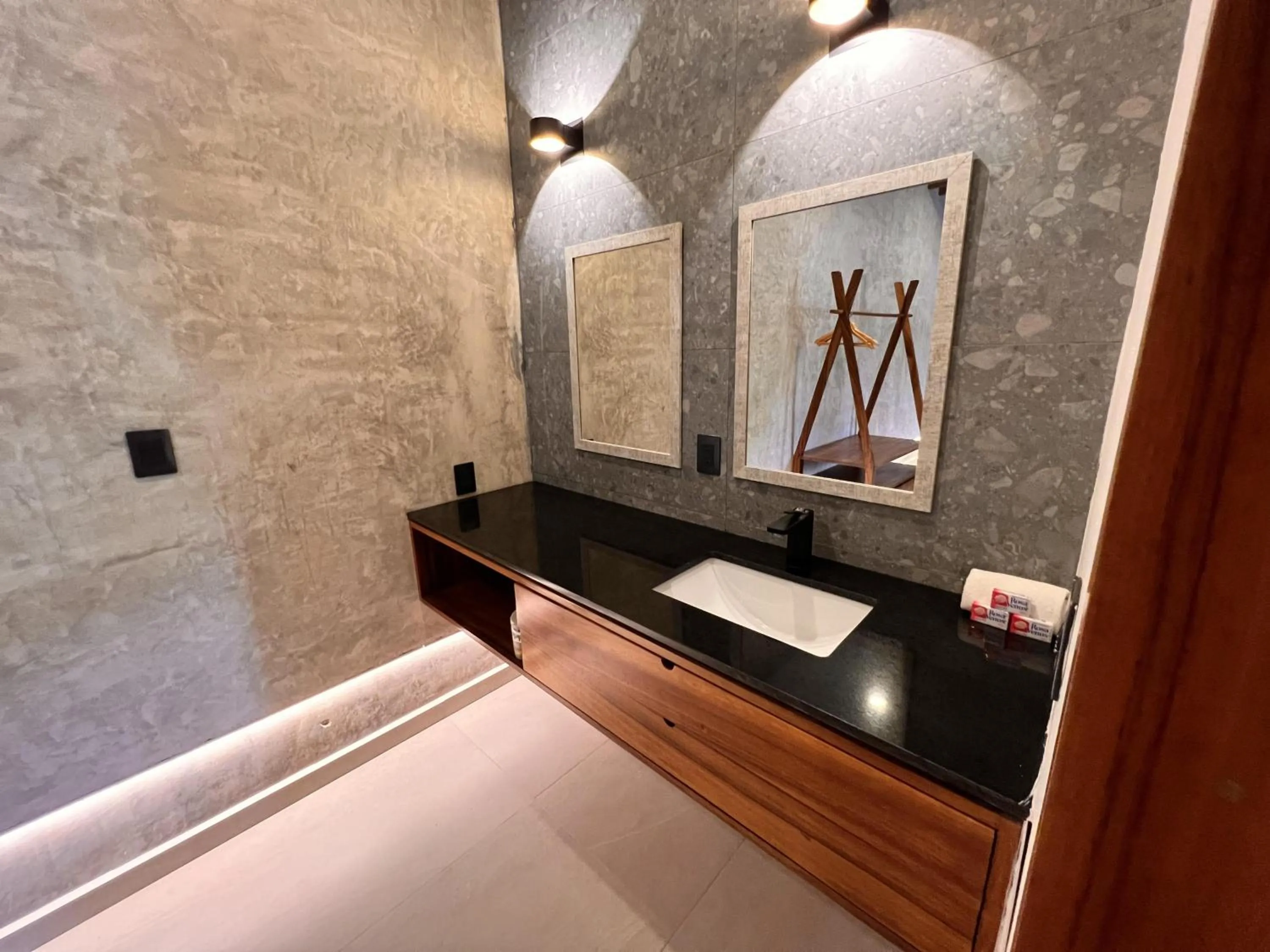 Bathroom in Hotel Palmeras