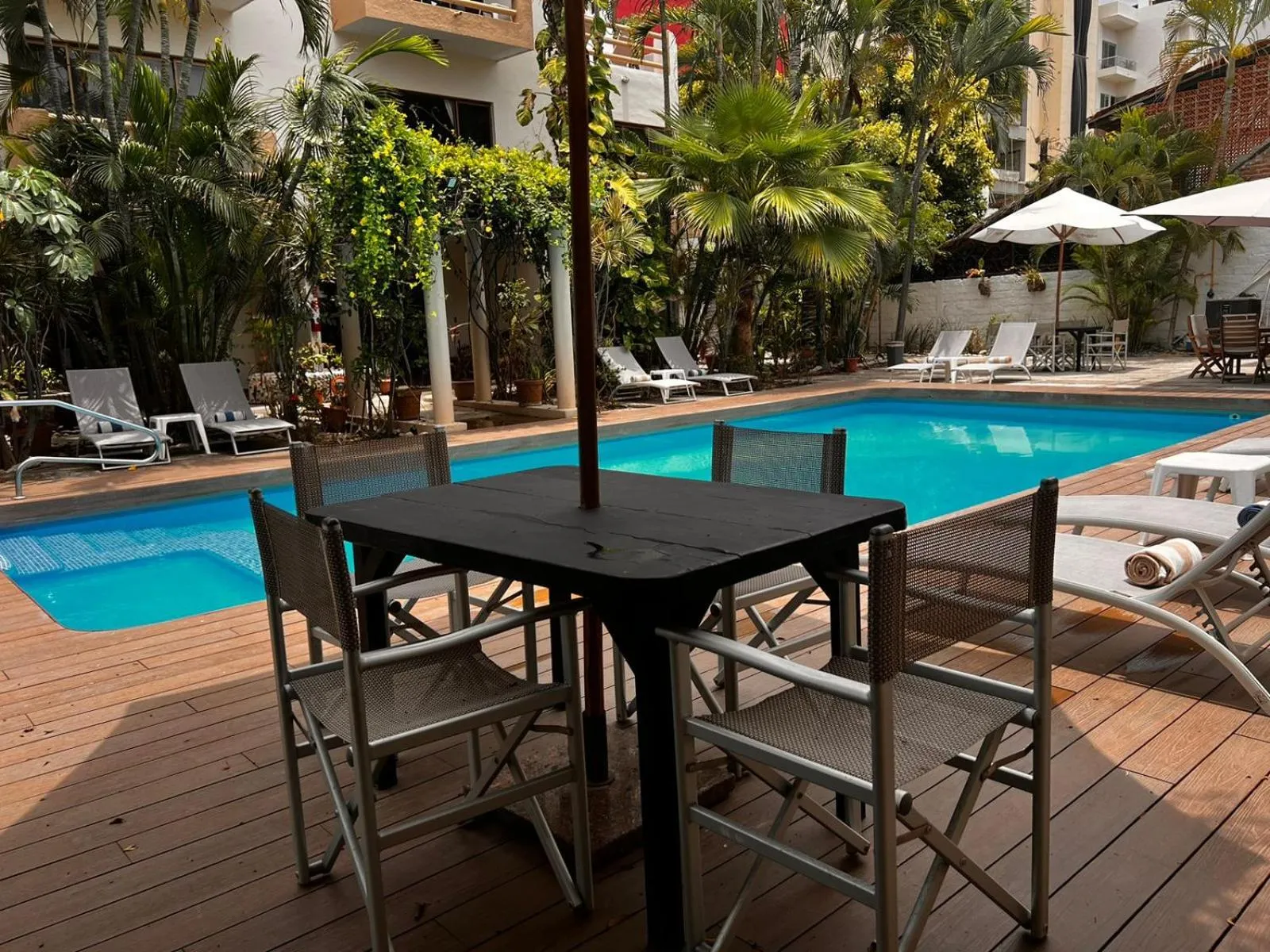 Swimming pool in Hotel Palmeras