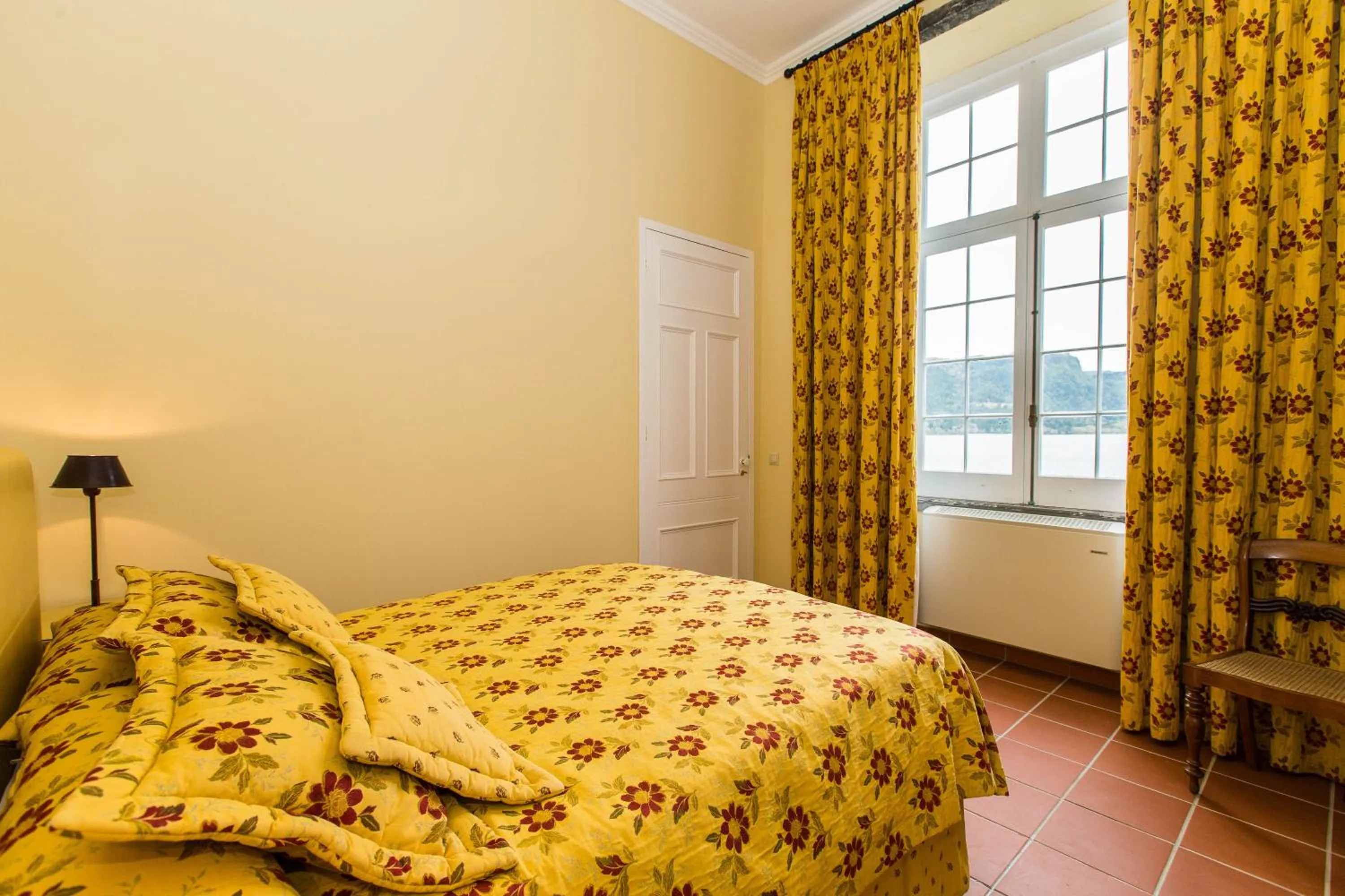 Photo of the whole room, Bed in Casa Dos Barcos Furnas