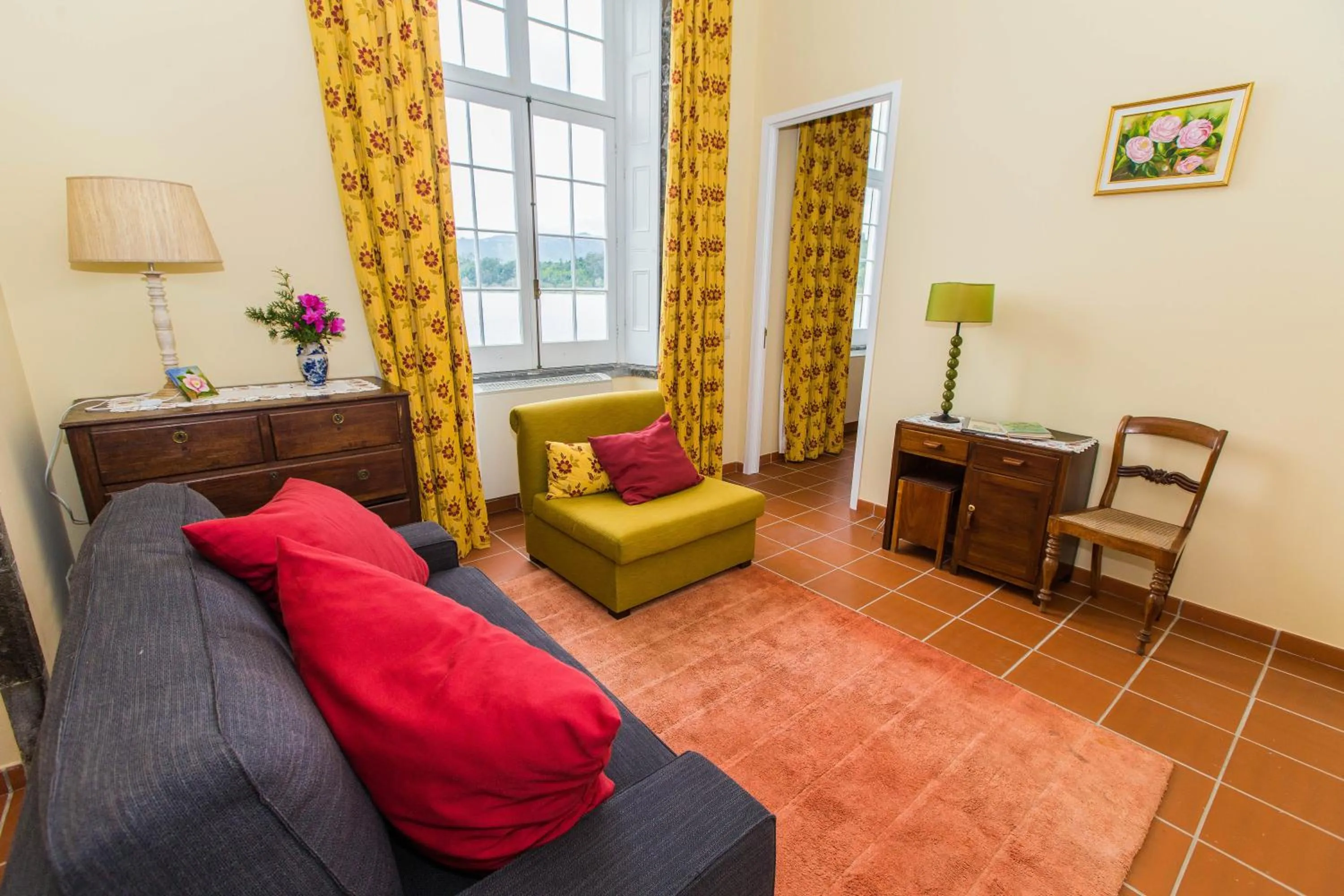 Living room in Casa Dos Barcos Furnas