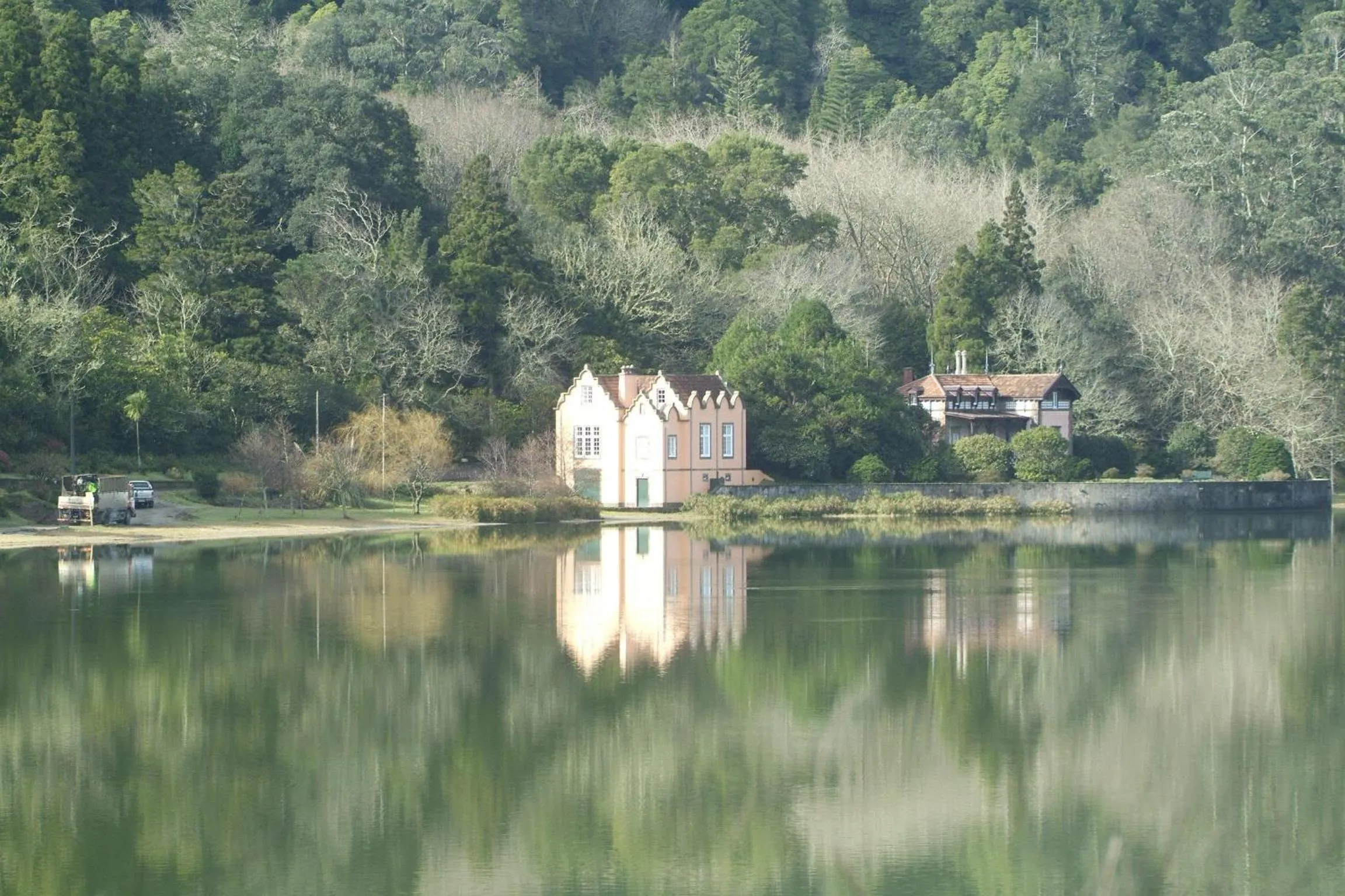 Property building in Casa Dos Barcos Furnas