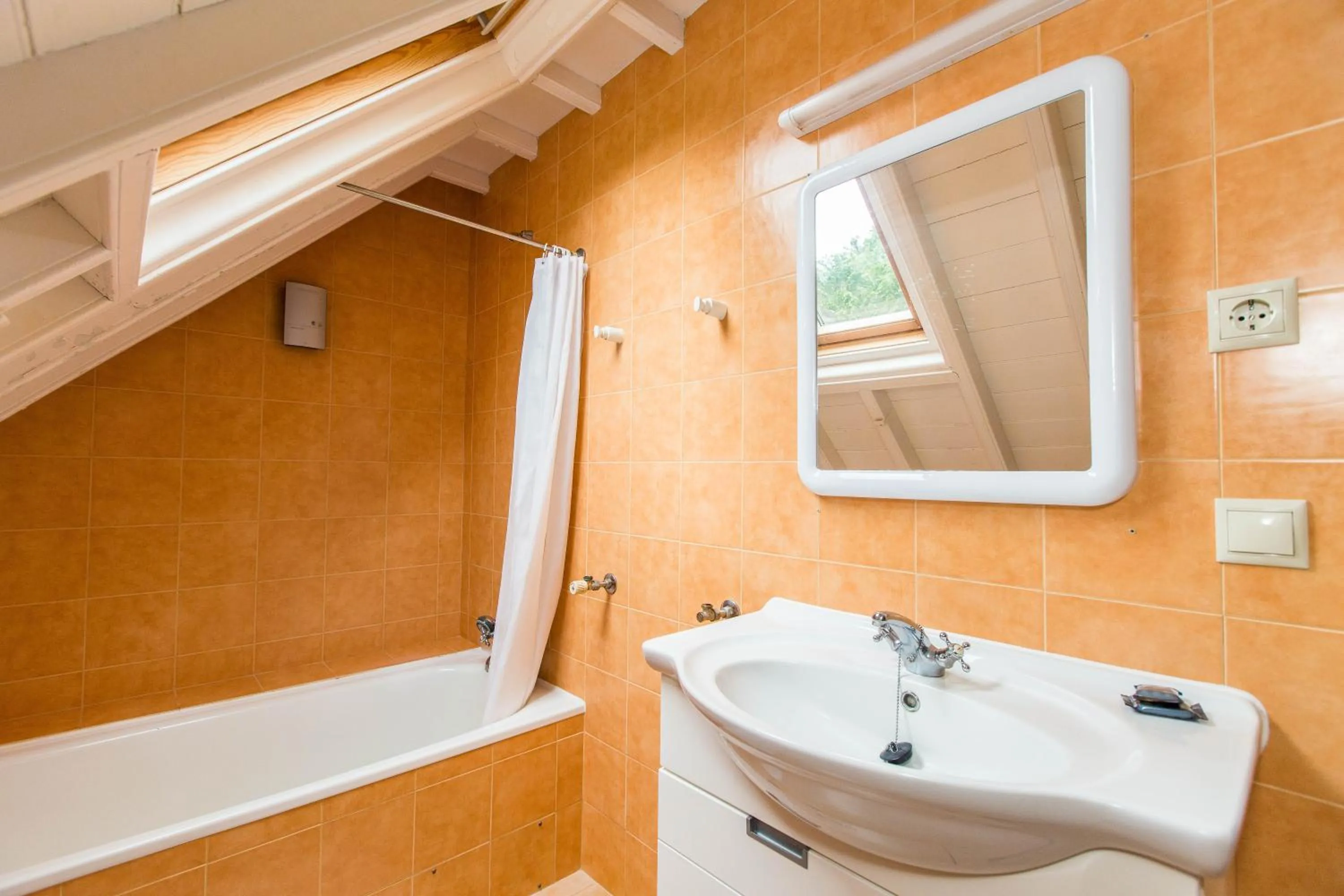 Shower in Casa Dos Barcos Furnas