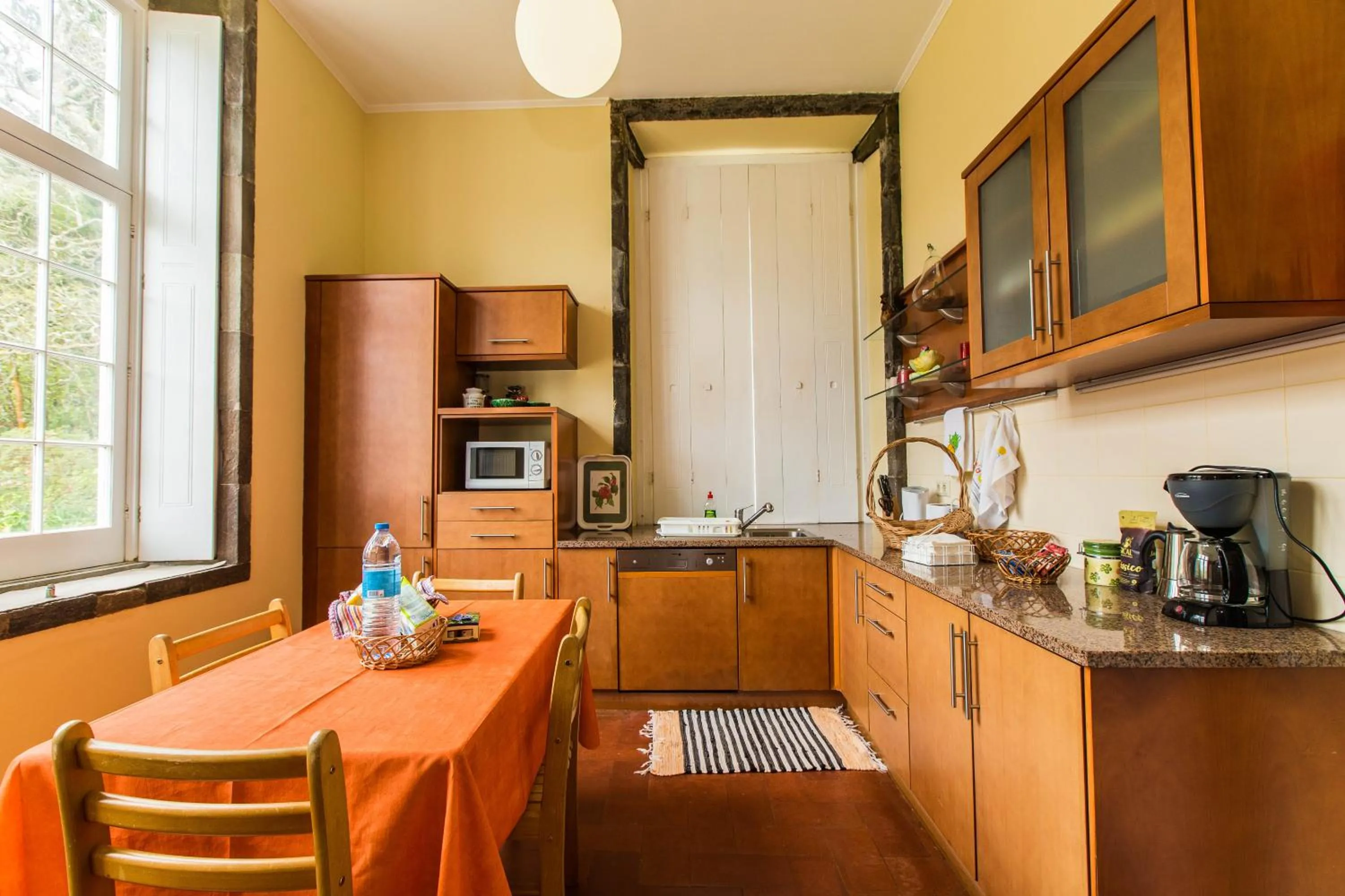 Coffee/tea facilities in Casa Dos Barcos Furnas