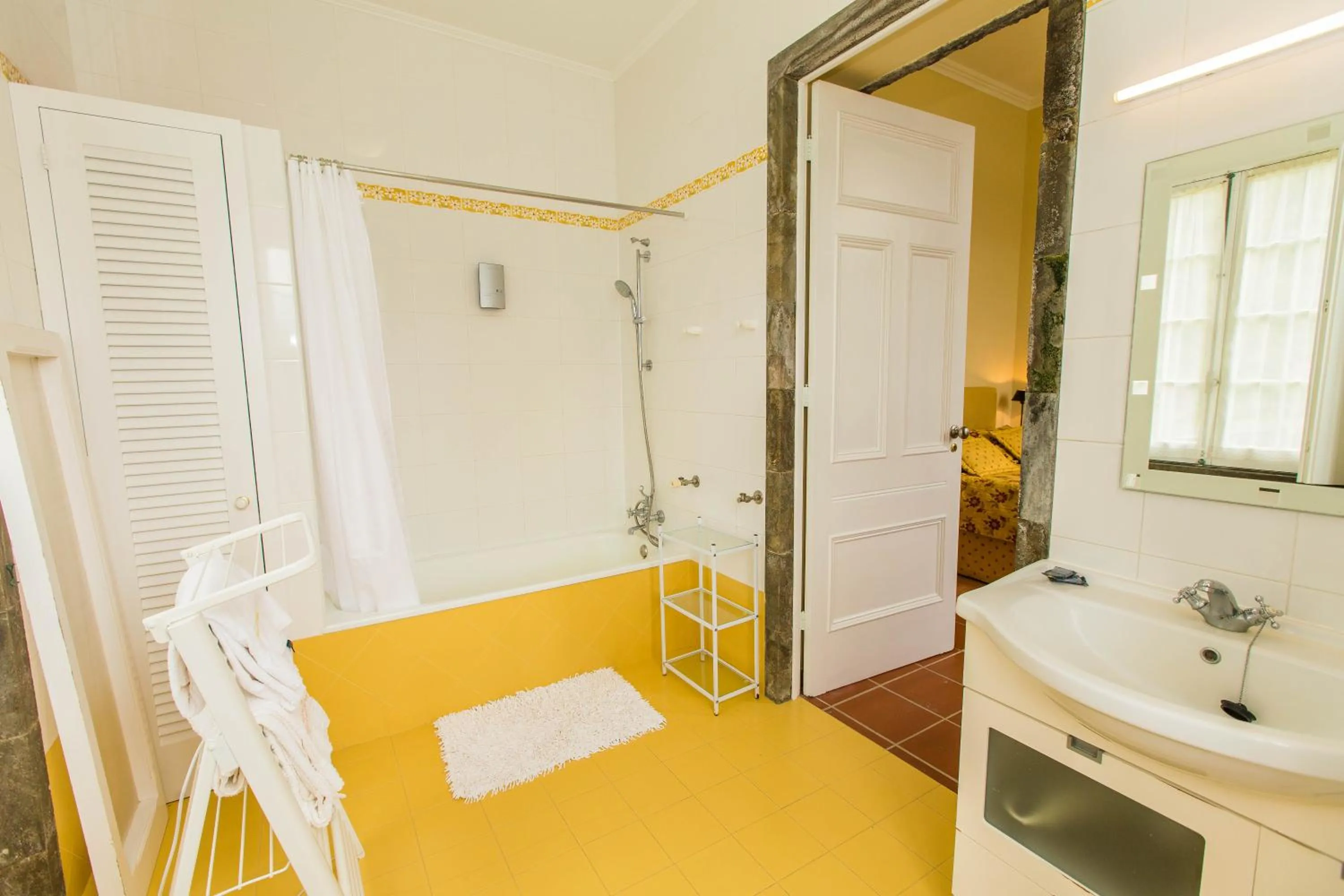 Shower in Casa Dos Barcos Furnas
