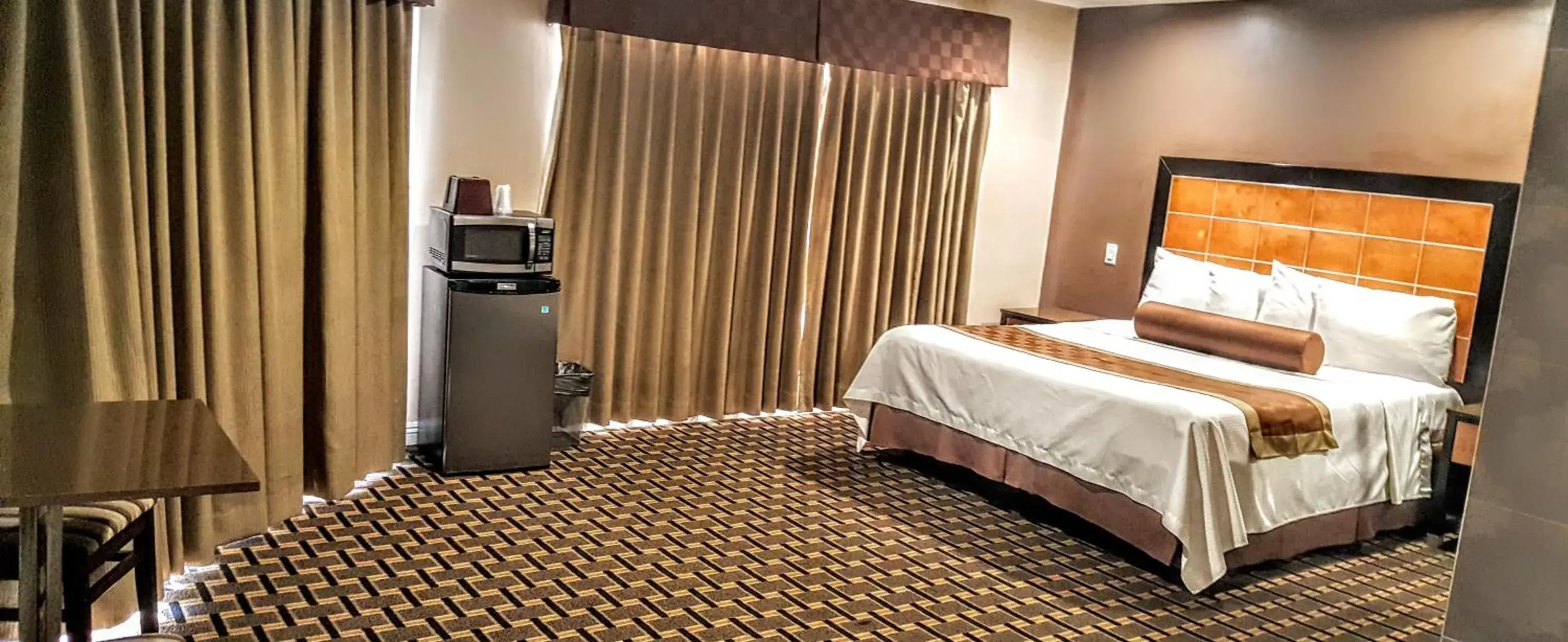 Bedroom, Room Photo in Gardena Terrace Inn Bedroom, Room Photo in Gardena Terrace Inn