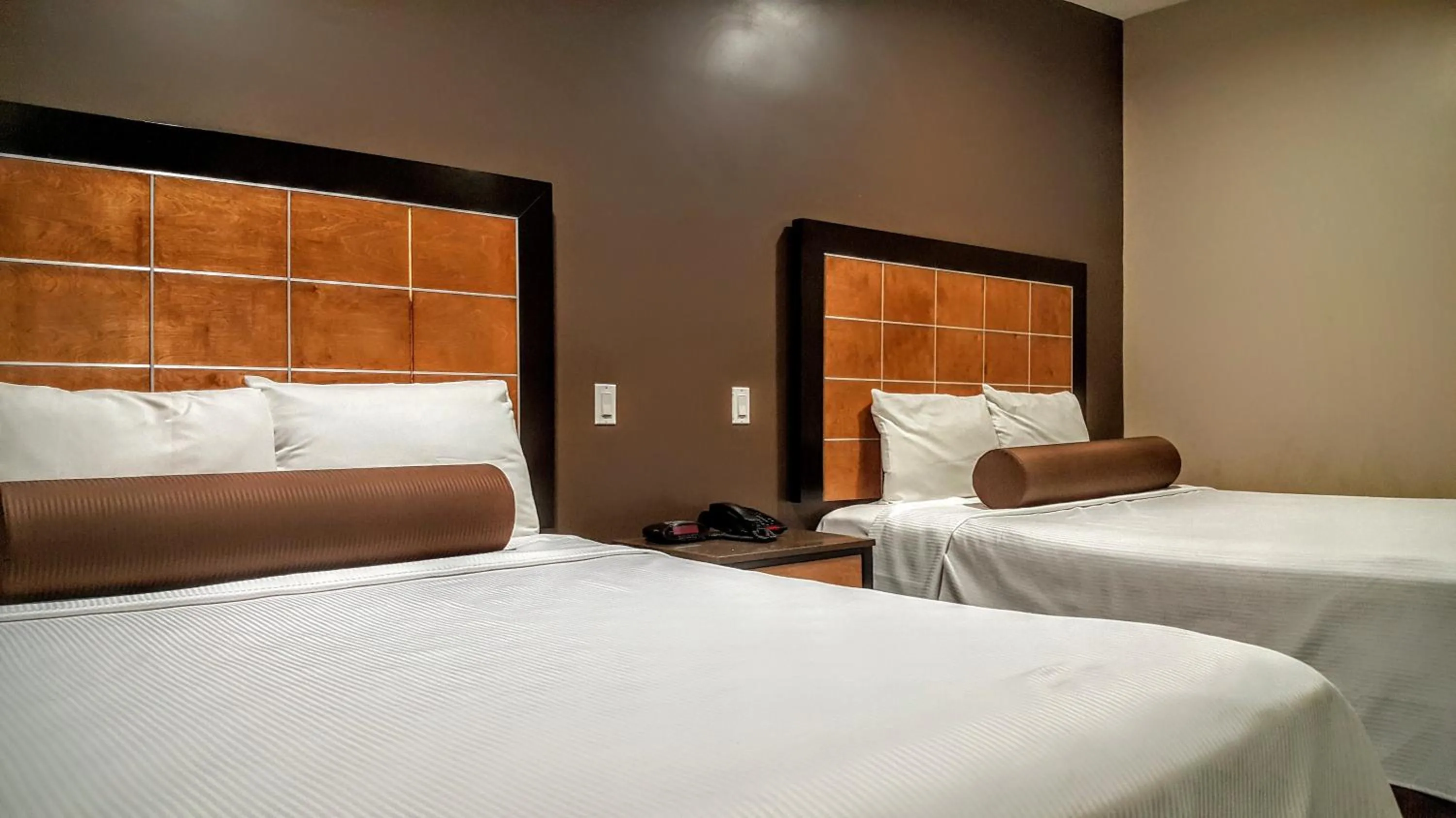 Bedroom, Room Photo in Gardena Terrace Inn